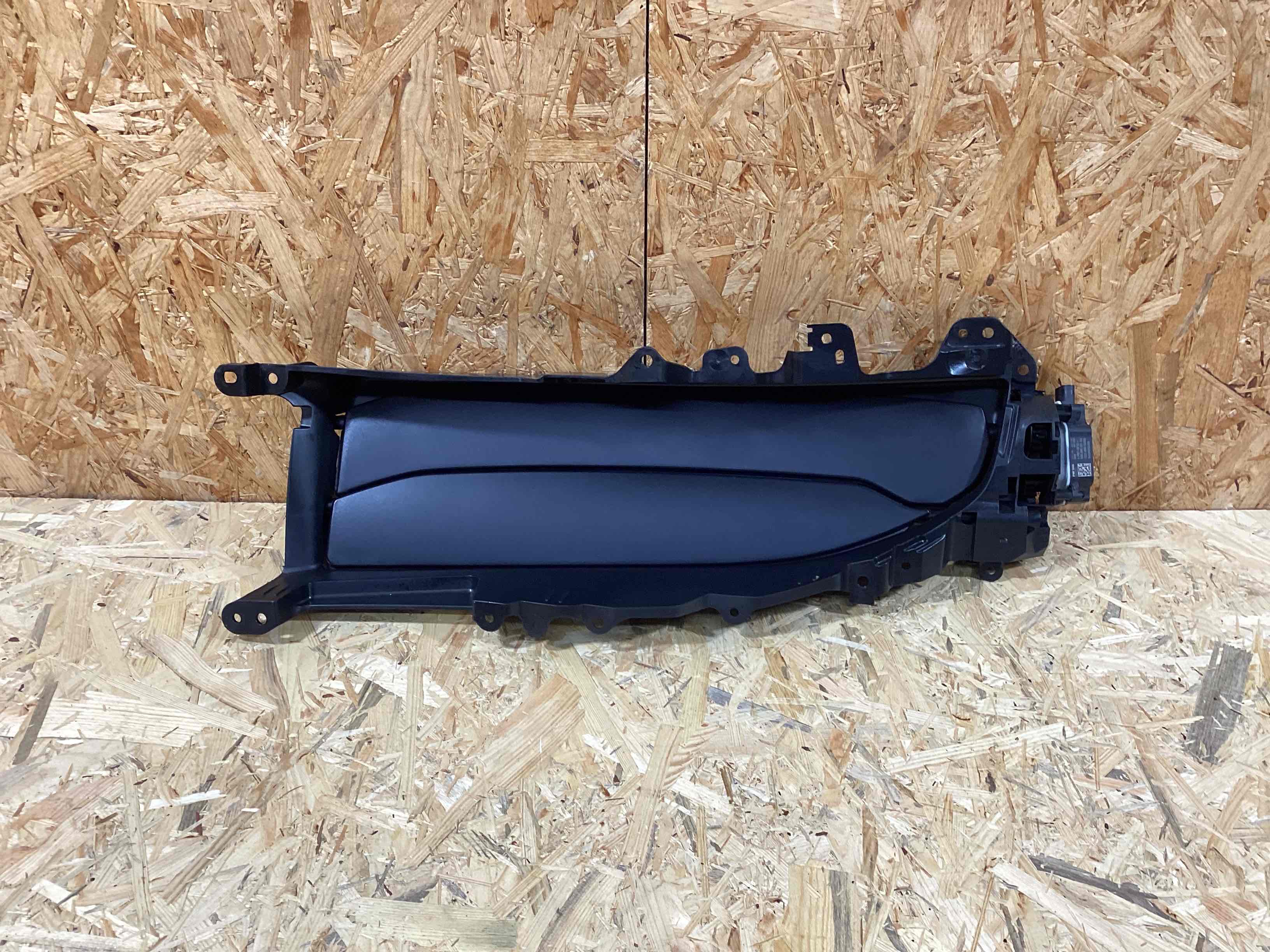 Жалюзи радиатора Porsche Taycan 230326-112