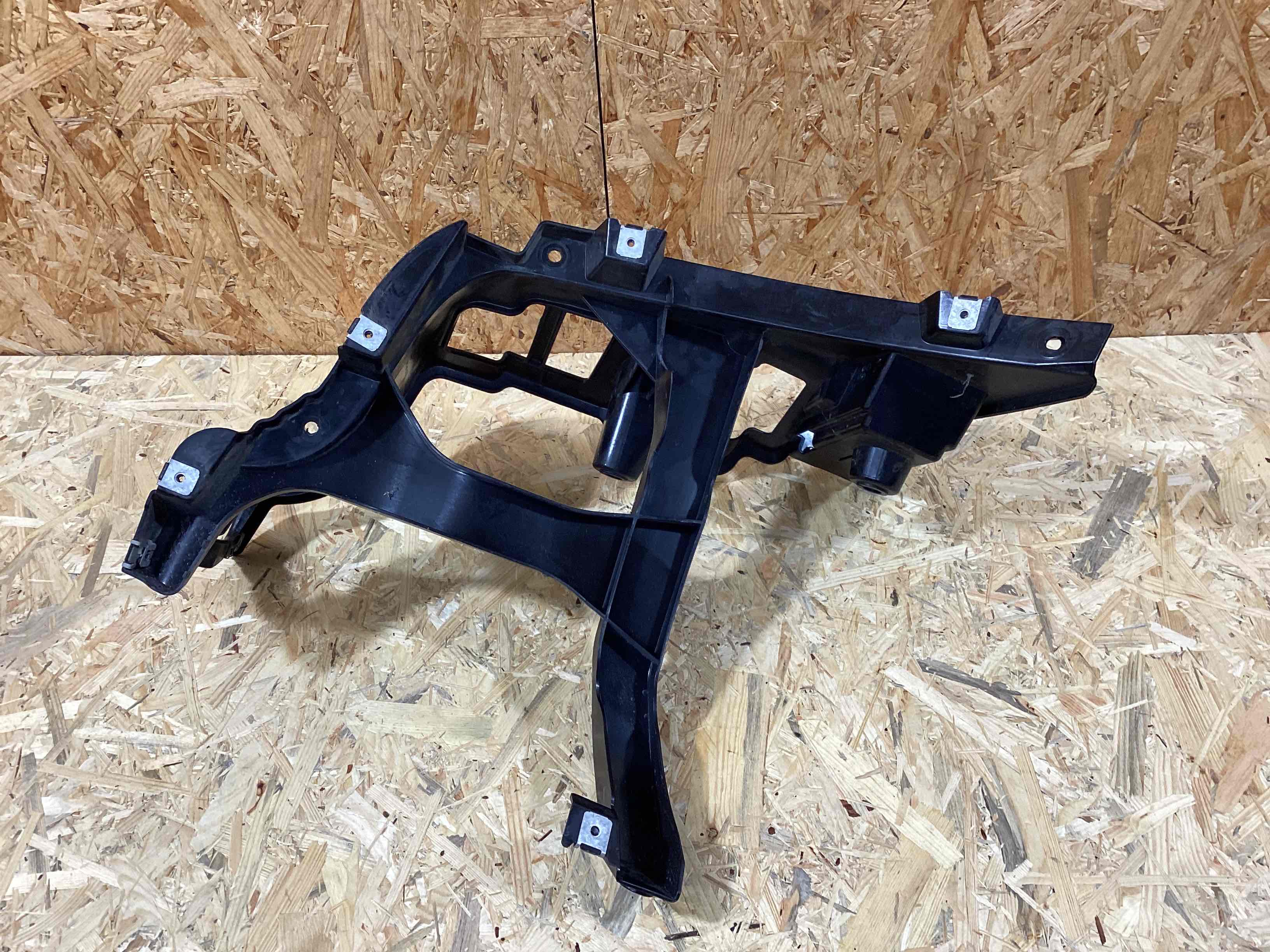 Крепление бампера Porsche Taycan 230326-116