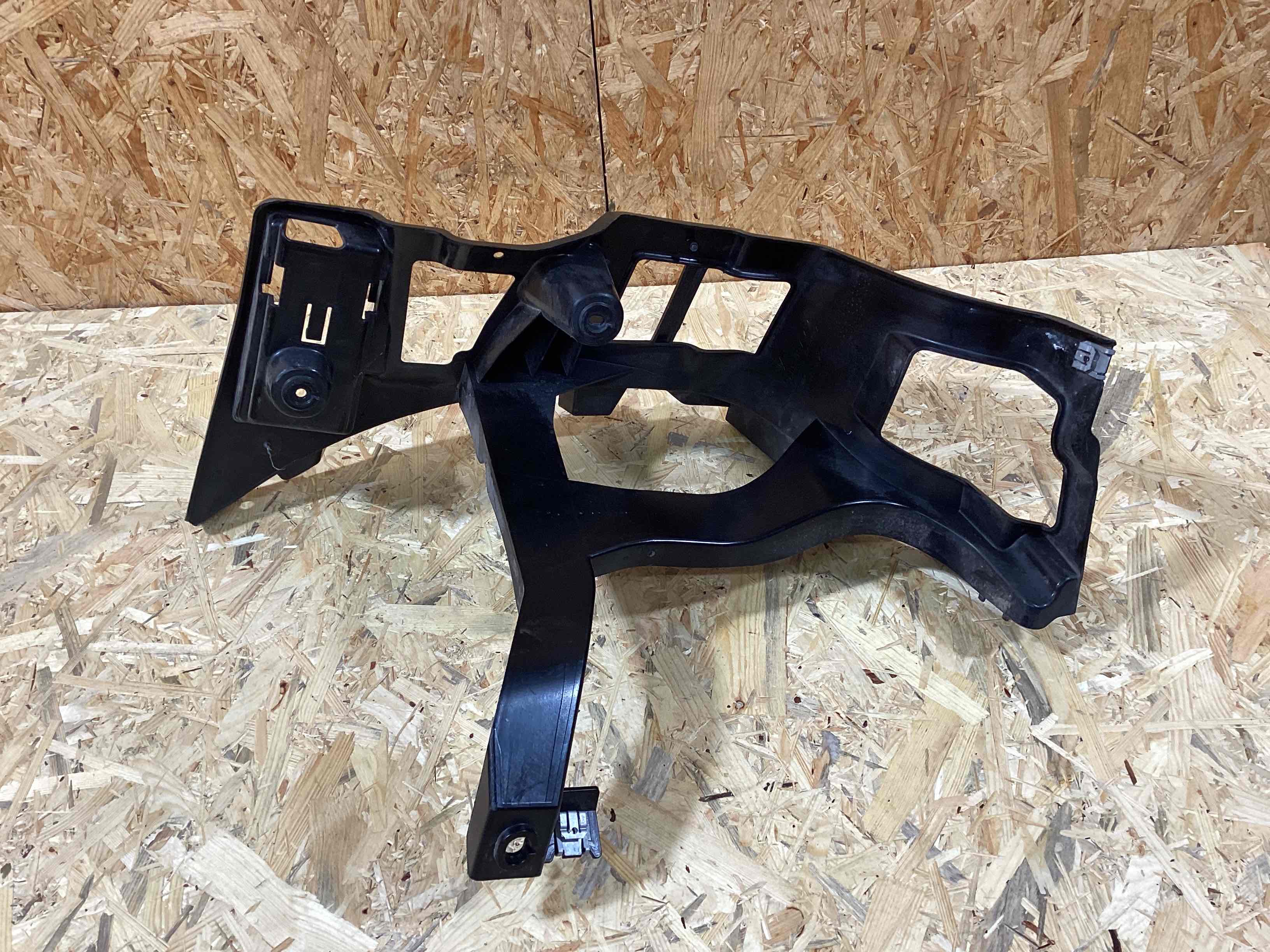 Крепление бампера Porsche Taycan 230326-116