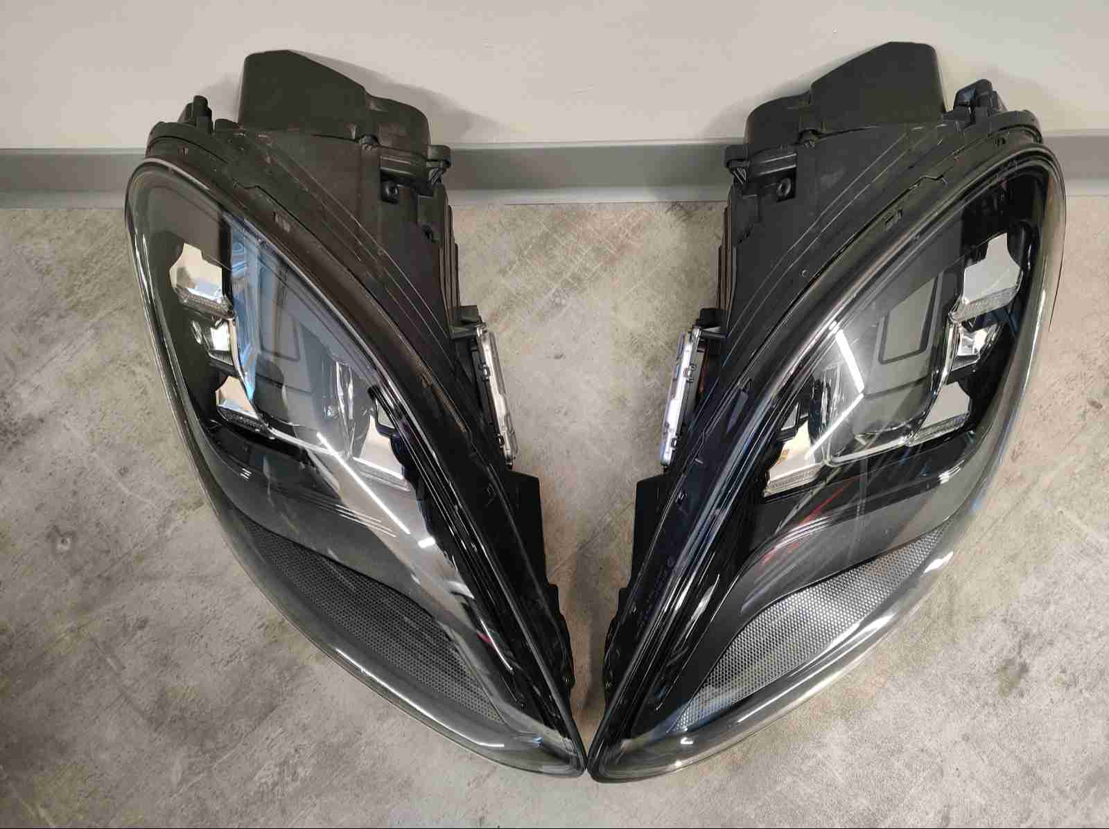 Фара правая Porsche Panamera 230426-101