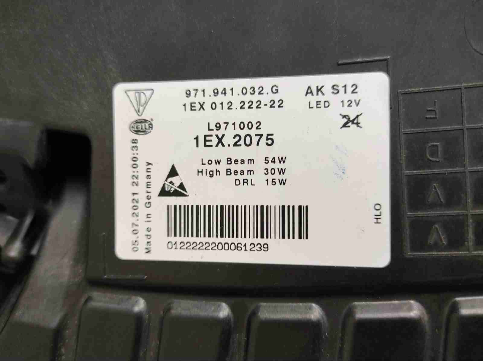 Фара правая Porsche Panamera 230426-101