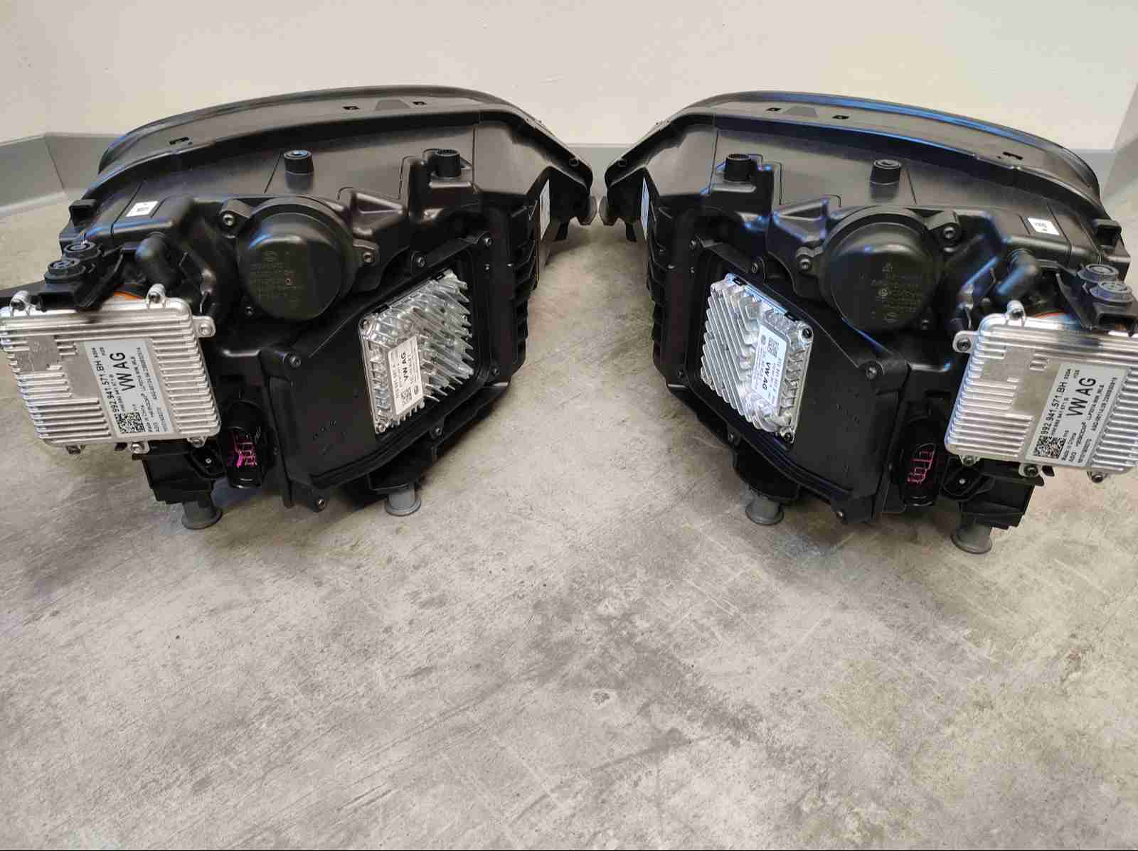 Фара левая Porsche Cayenne 230426-103