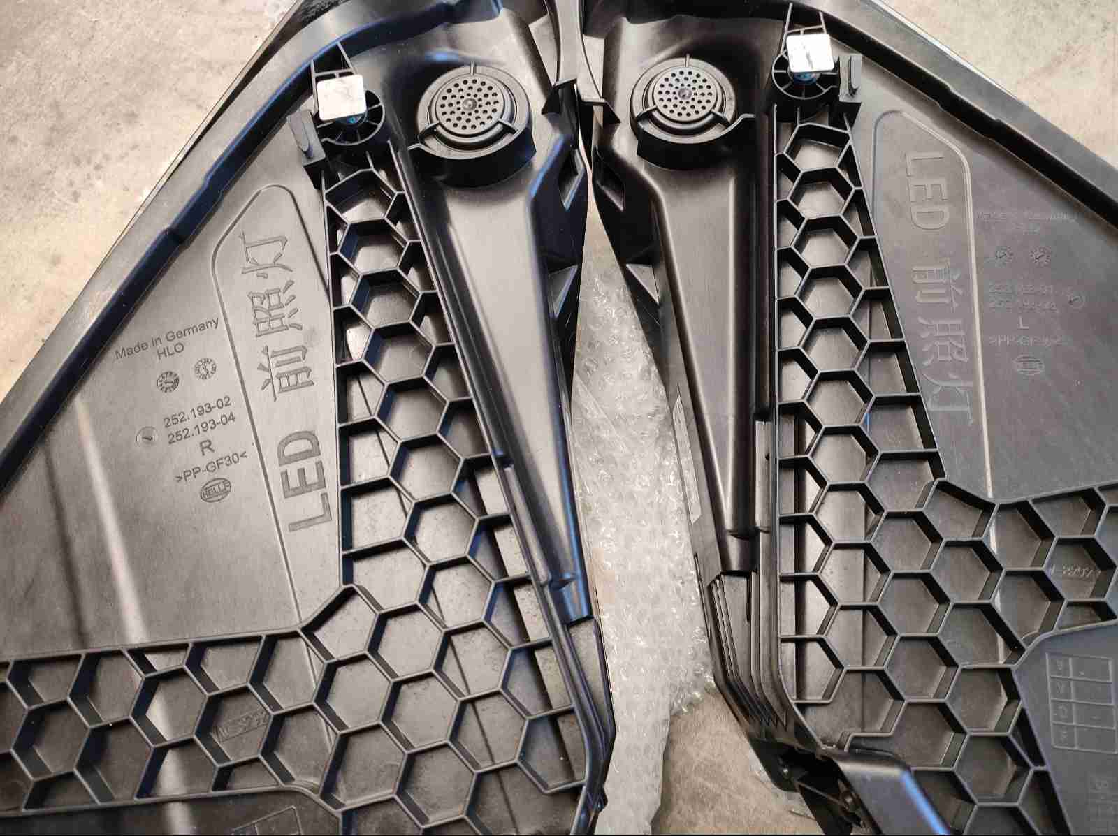 Фара левая Porsche Cayenne 230426-103