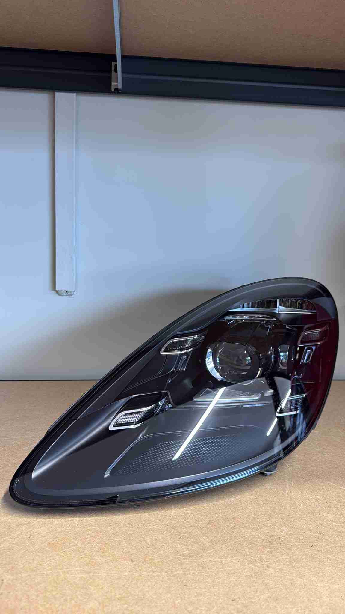Фара левая Porsche Boxster 718 230726-201