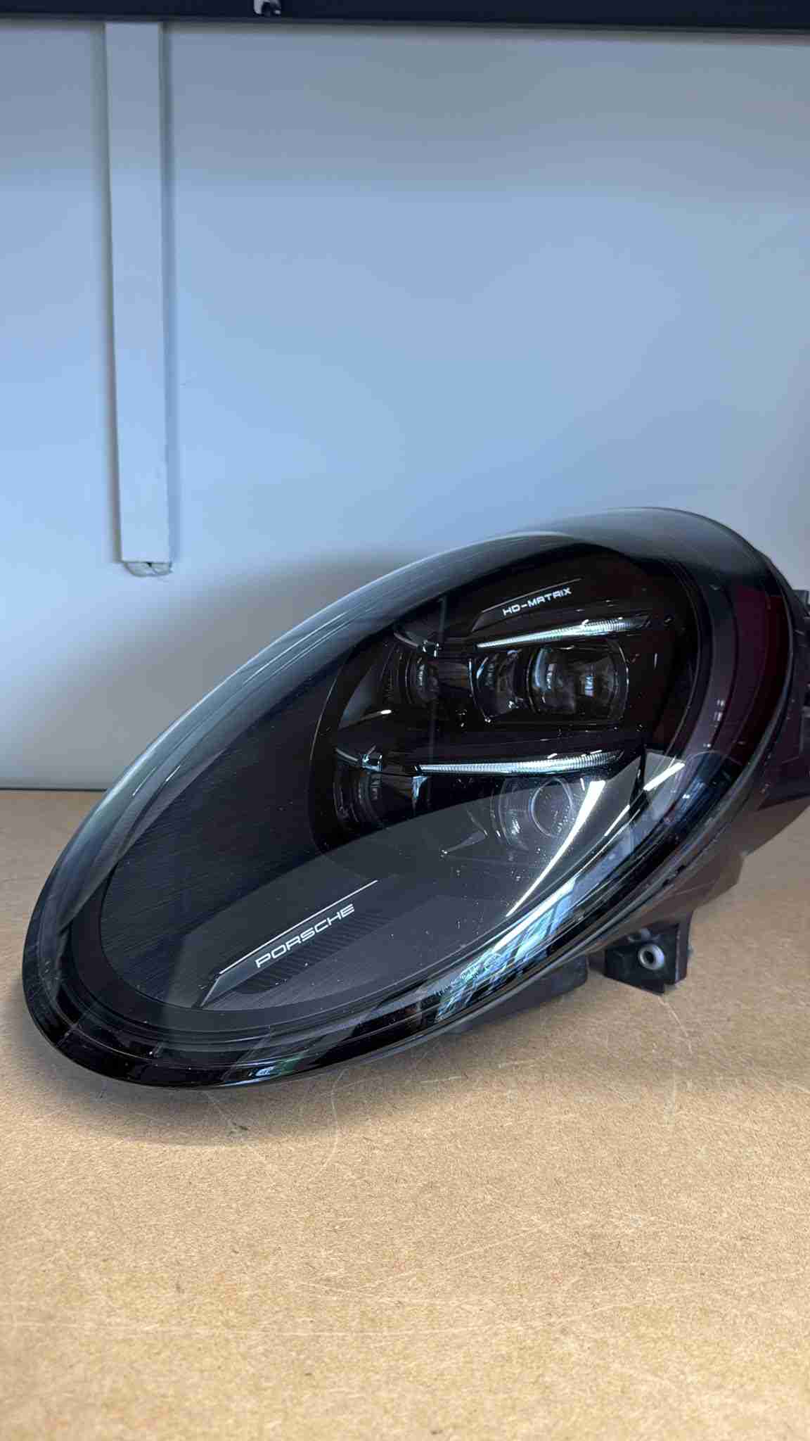 Фара левая Porsche 911 230726-204