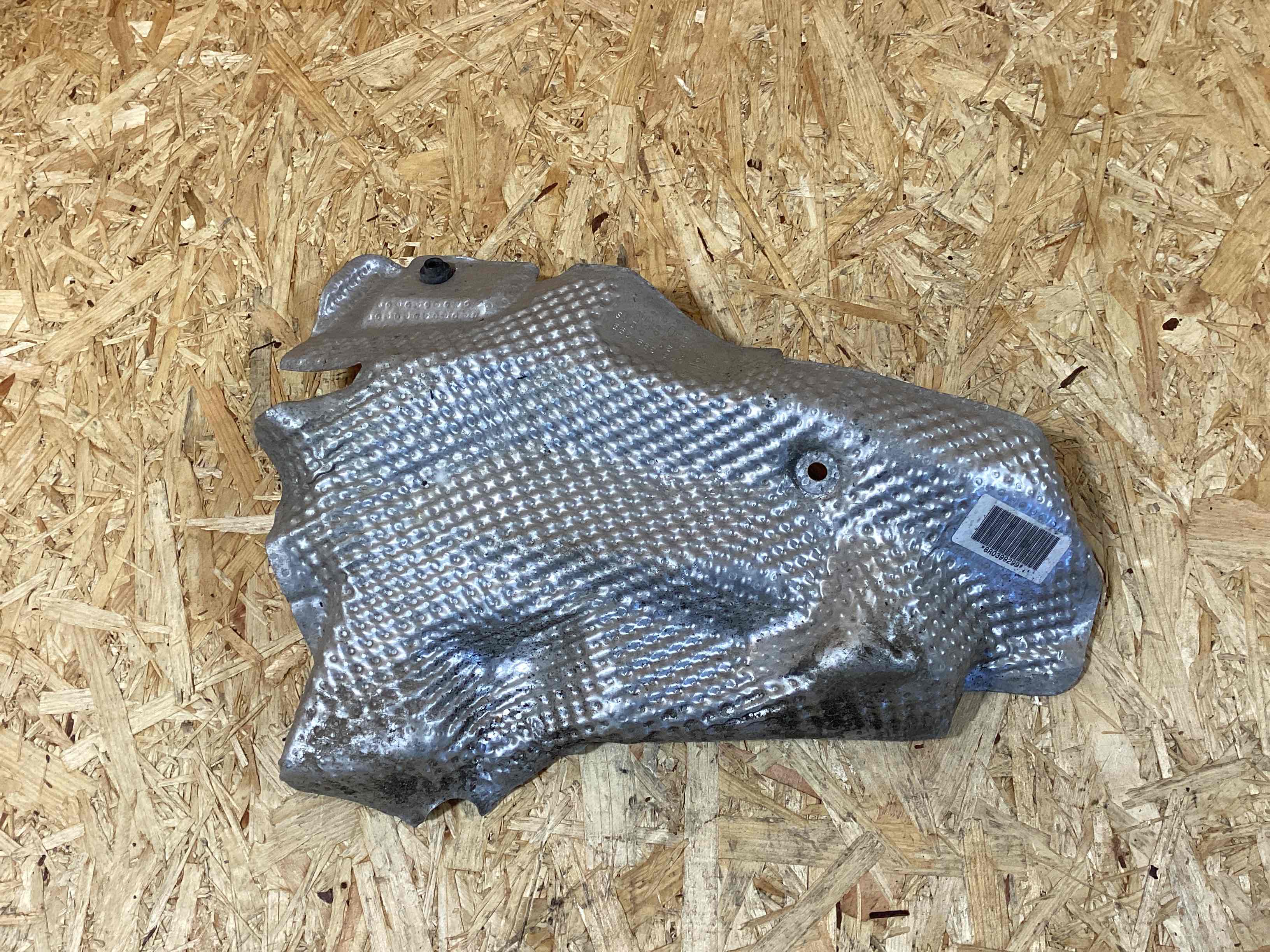 Теплоэкран, пластиковые изоляторы Porsche Macan 230925-101