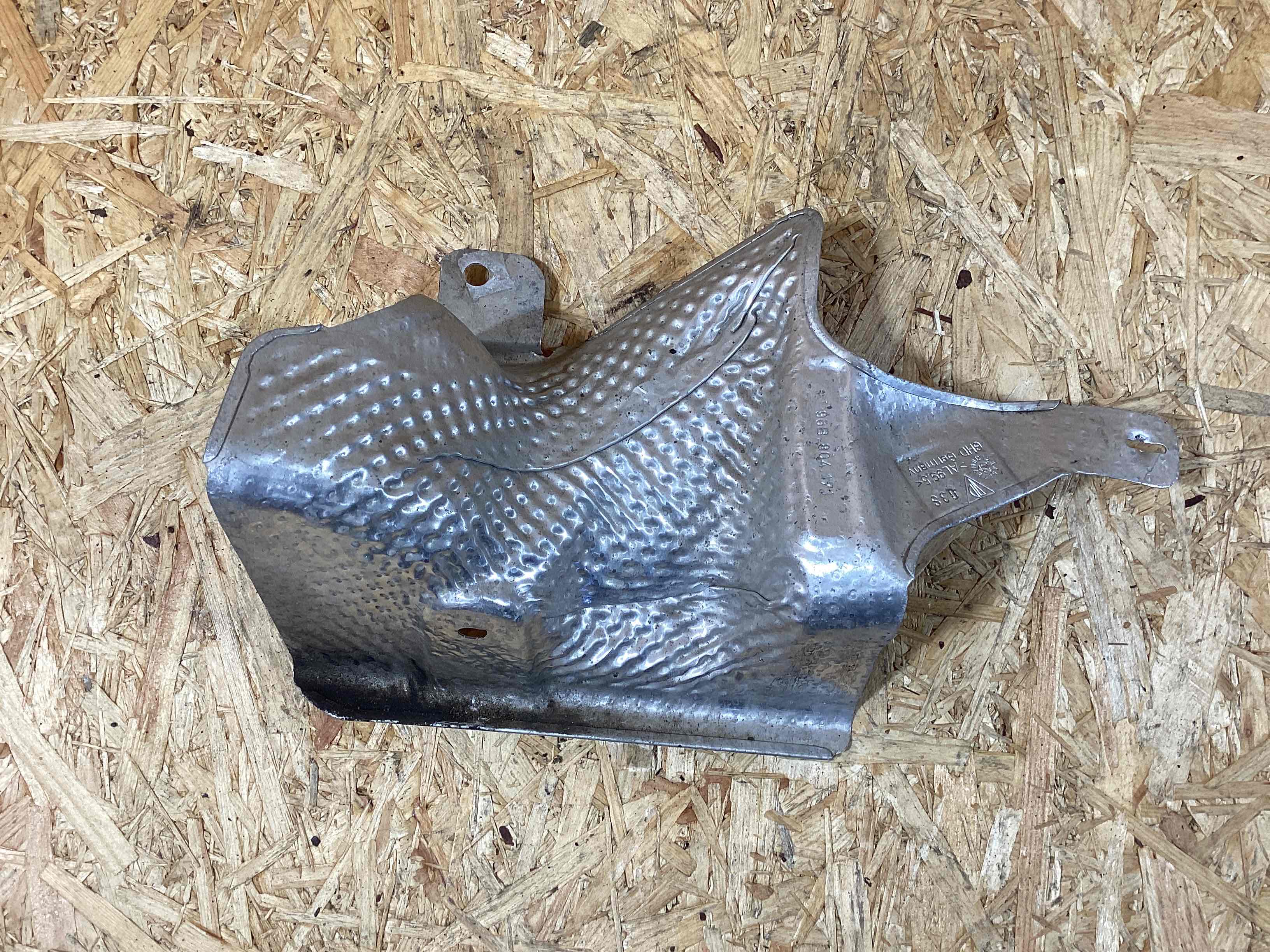 Теплоэкран, пластиковые изоляторы Porsche Macan 230925-104