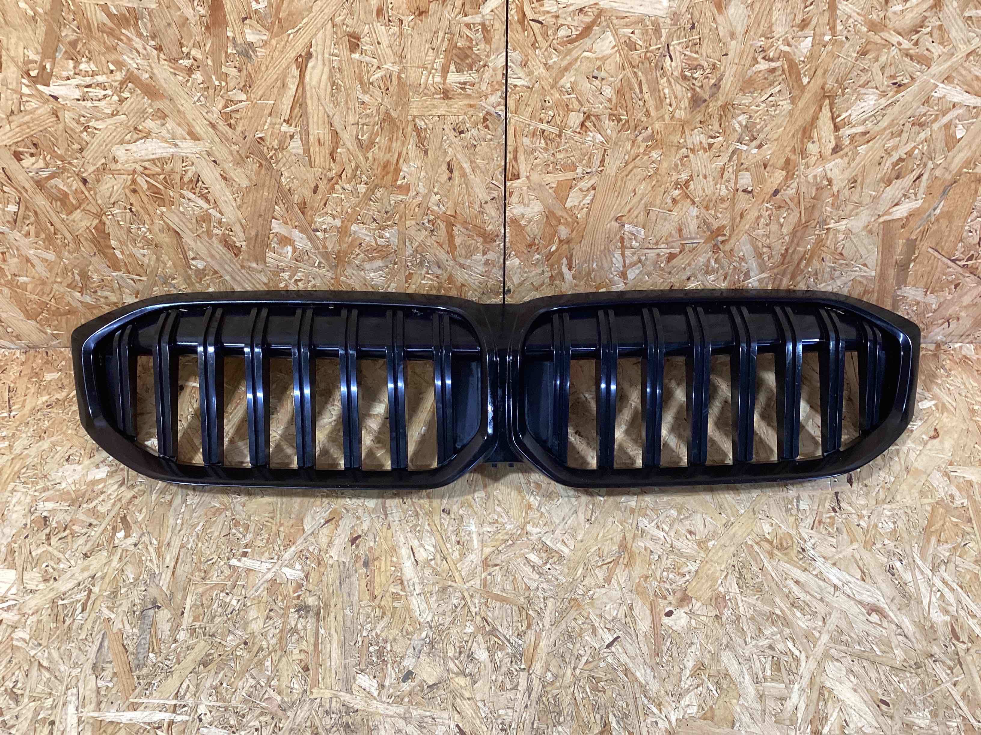 Решетка радиатора BMW 3 серия 230925-110