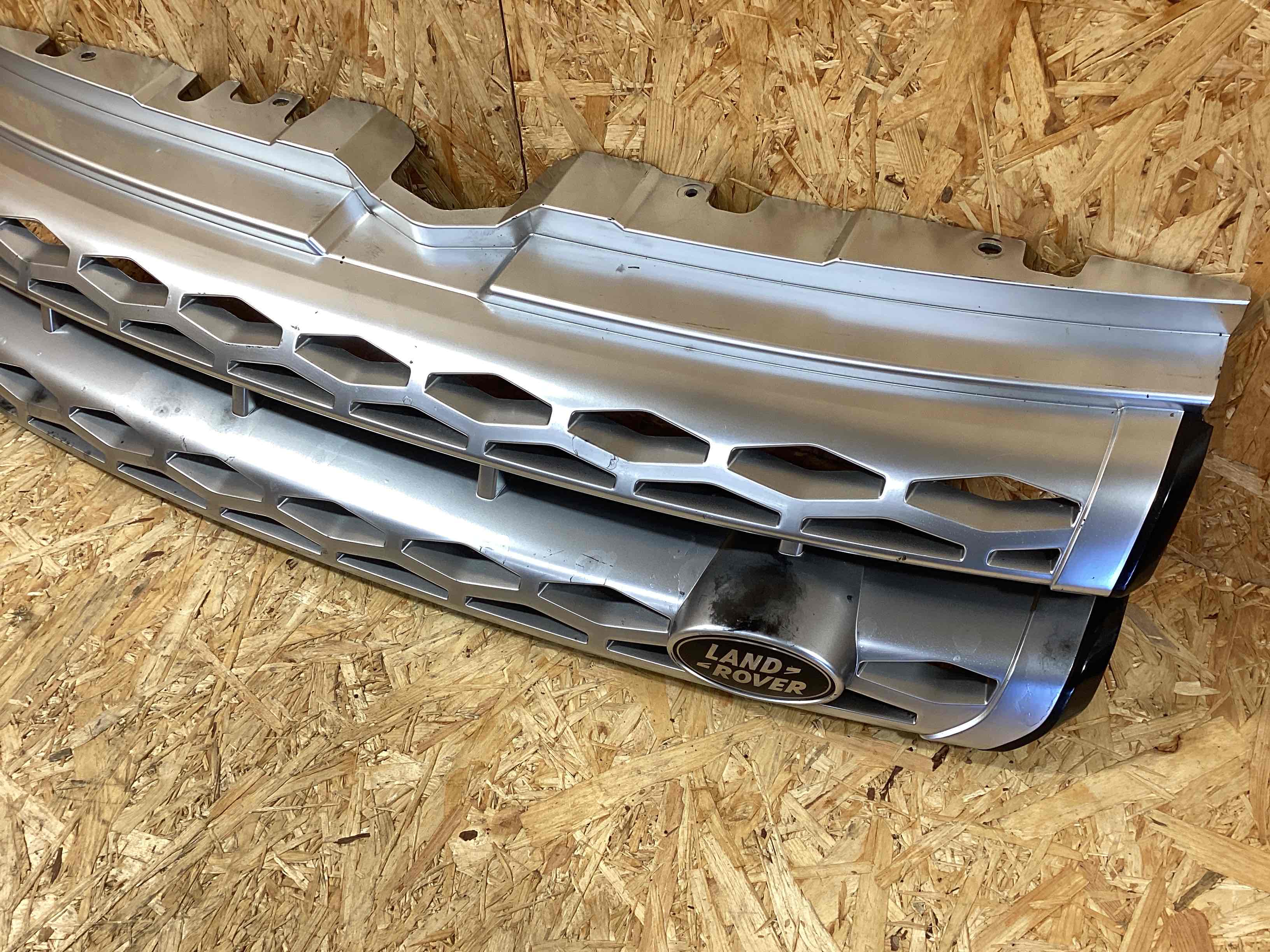 Решетка радиатора Land Rover Range Rover Evoque L538 230925-111