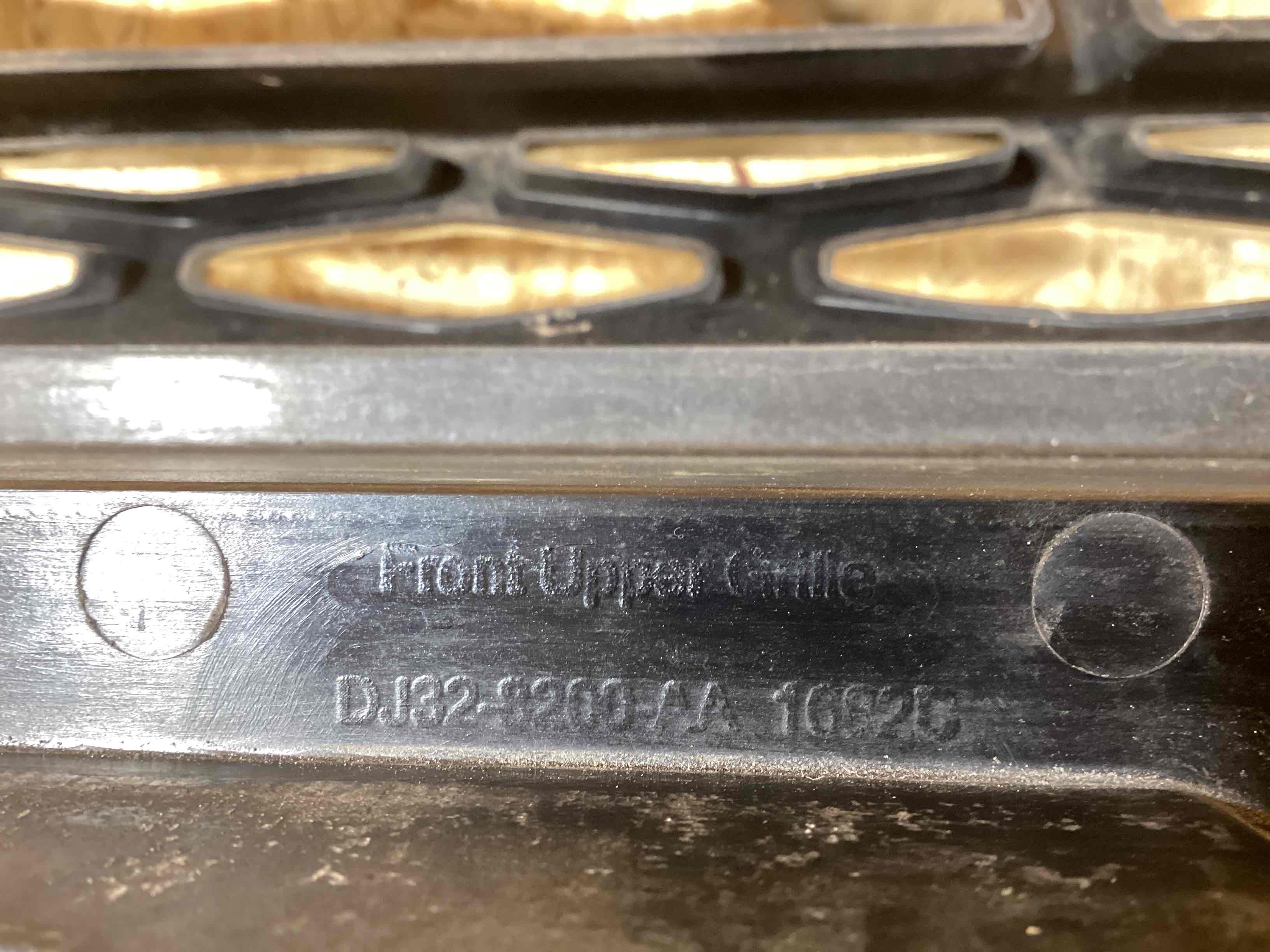 Решетка радиатора Land Rover Range Rover Evoque L538 230925-111