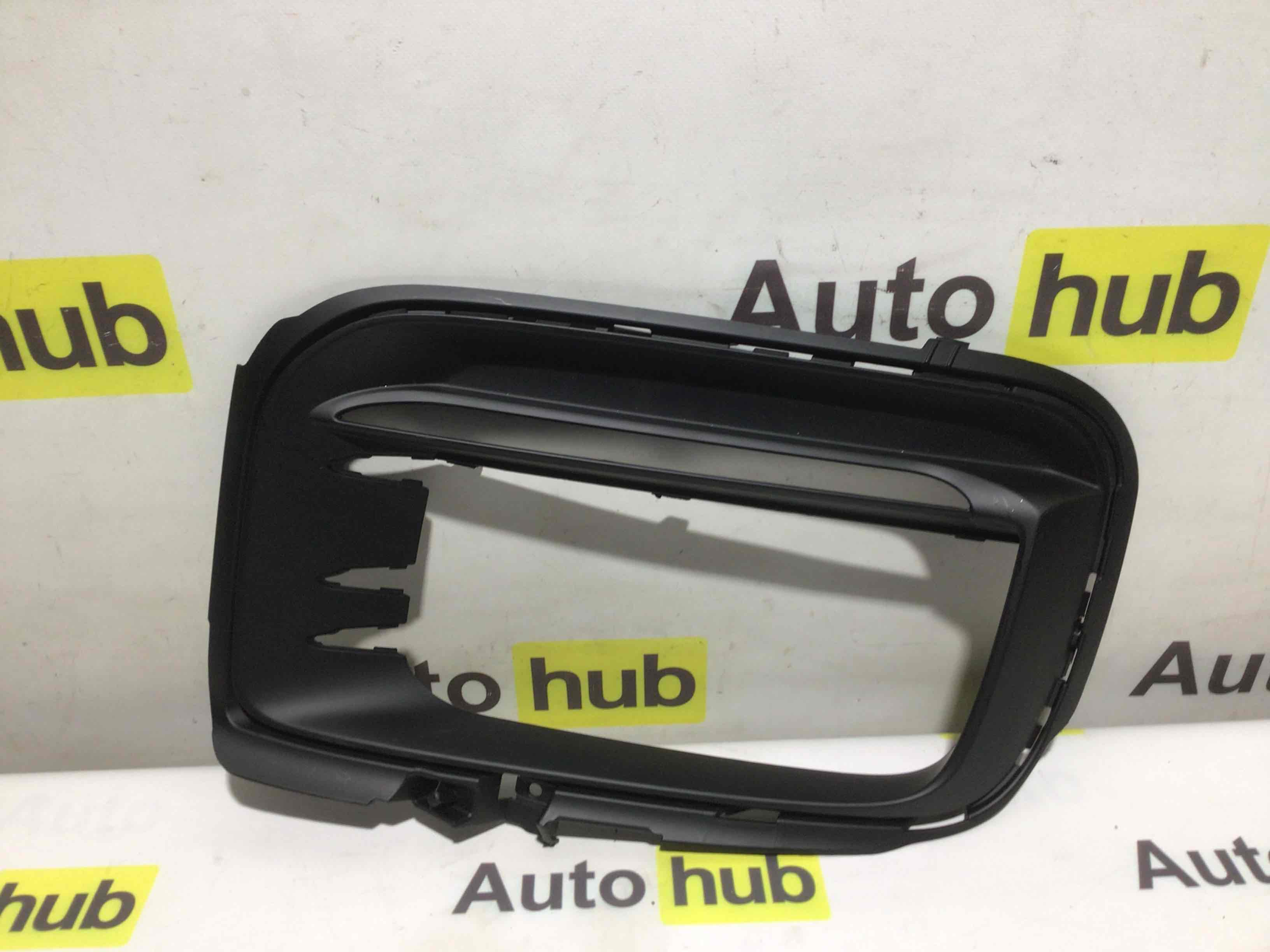 Заглушка, вставка (решетка) в бампер Porsche Cayenne 231225-006