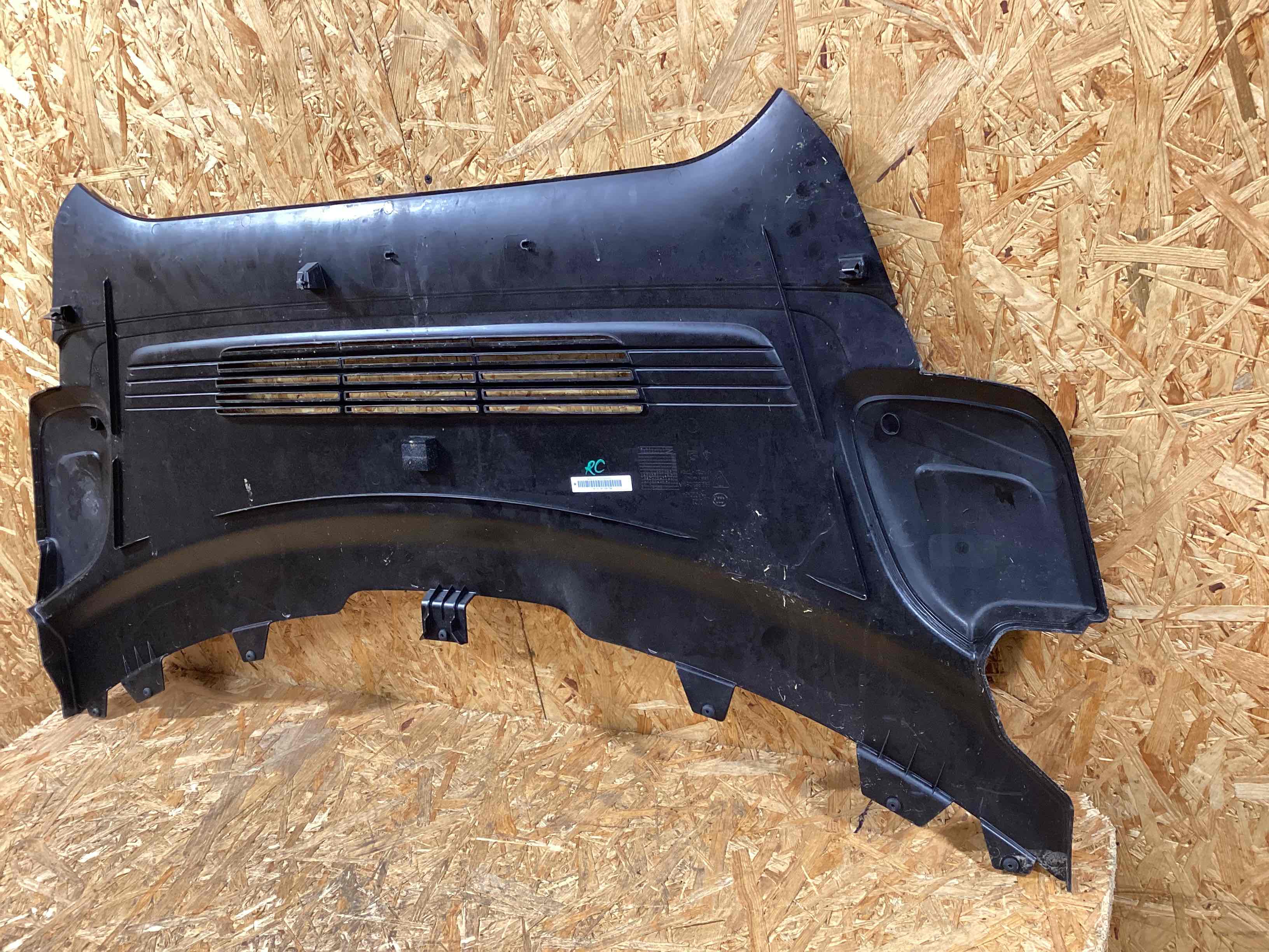 Пластик моторного отсека Porsche 911 240226-102