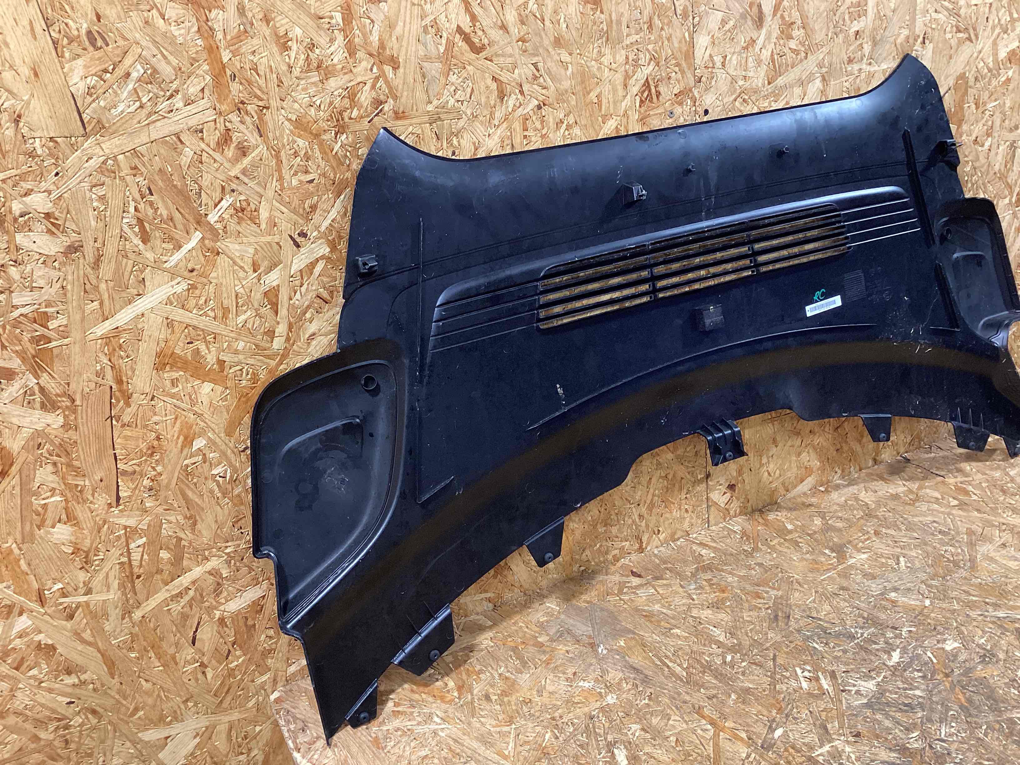 Пластик моторного отсека Porsche 911 240226-102