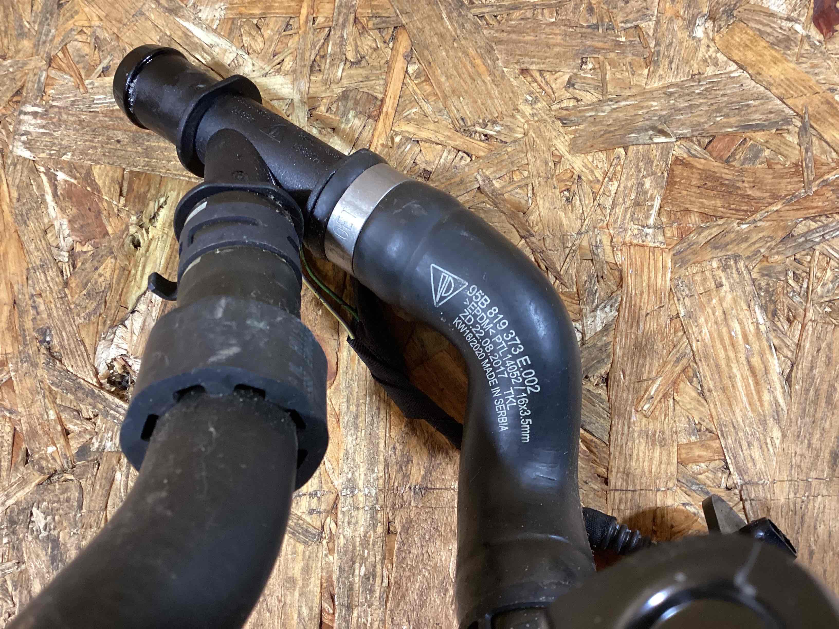 Клапан электромагнитный Porsche Macan 240226-105