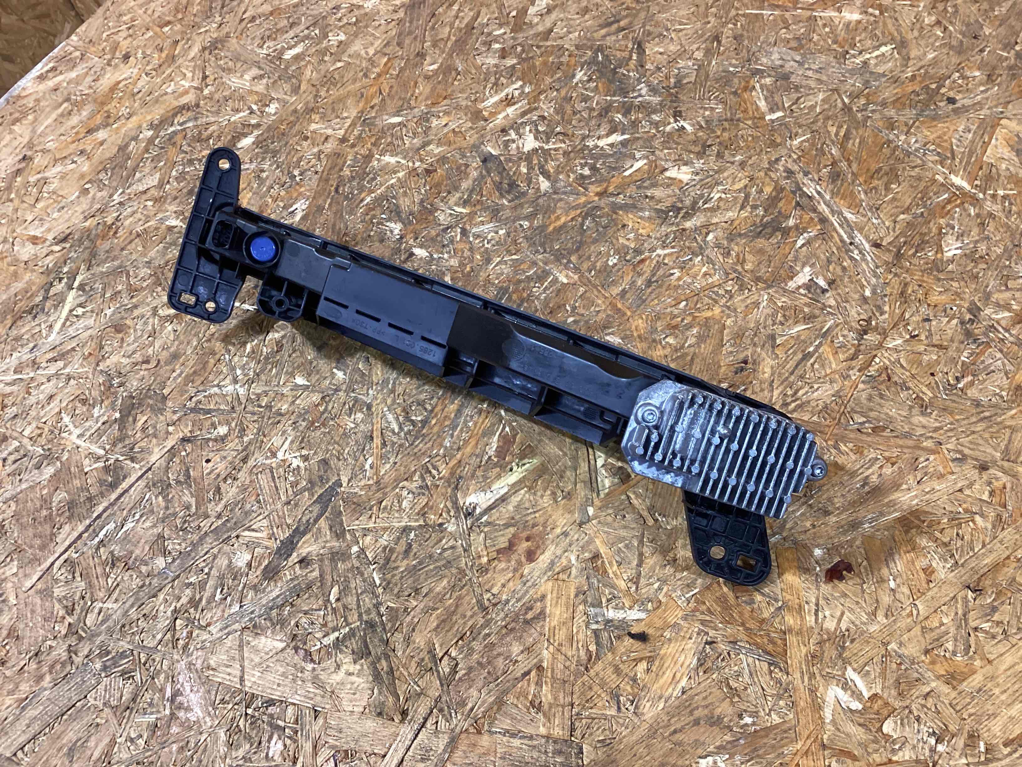 Фара противотуманная Porsche Cayenne 240226-109