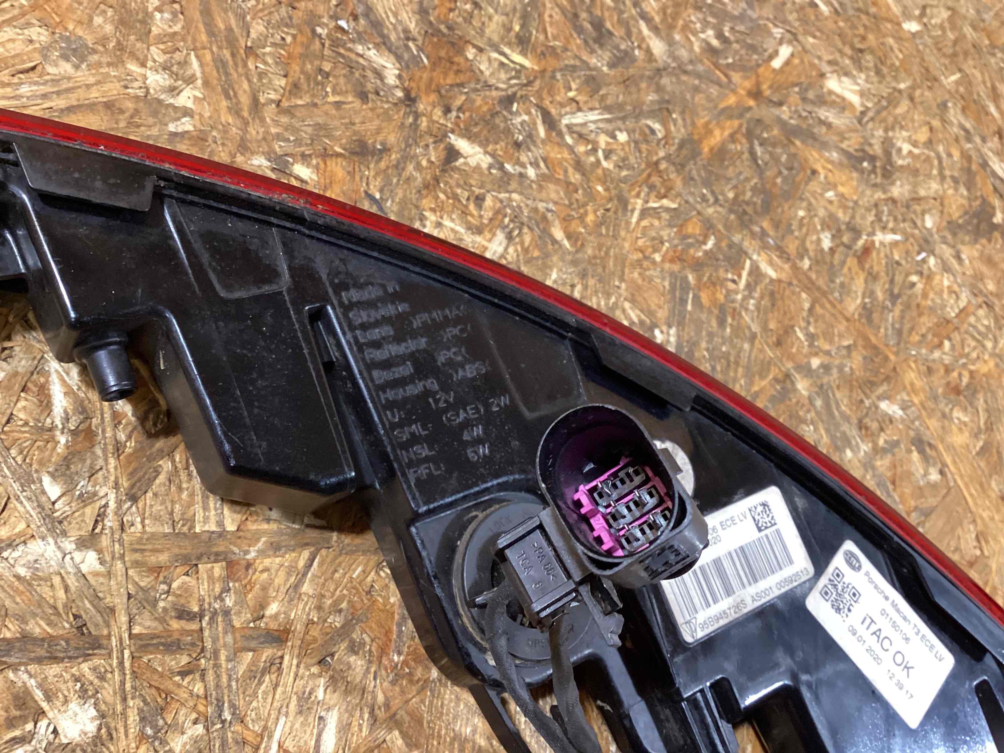 Фара противотуманная Porsche Macan 240226-111