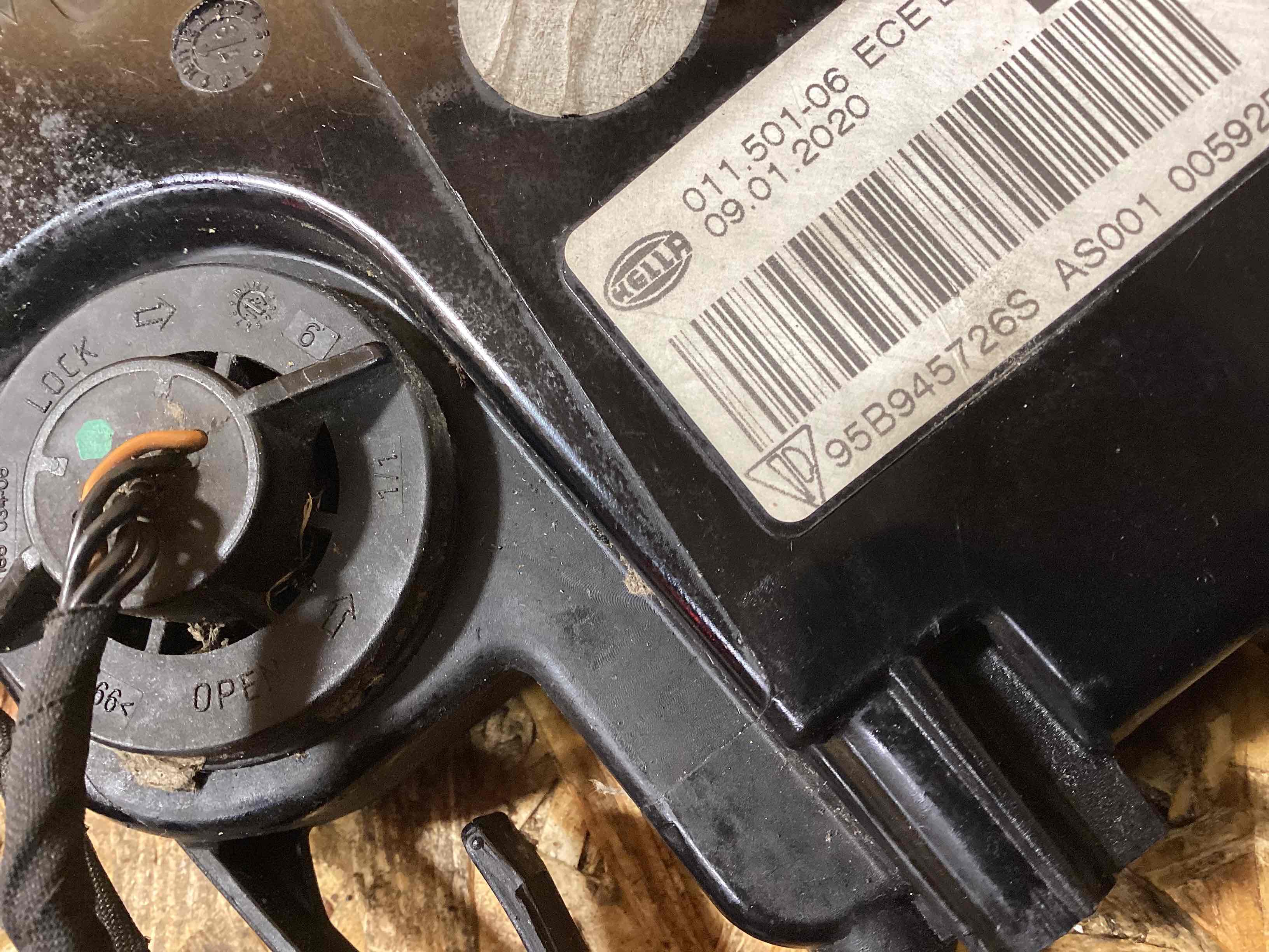 Фара противотуманная Porsche Macan 240226-111