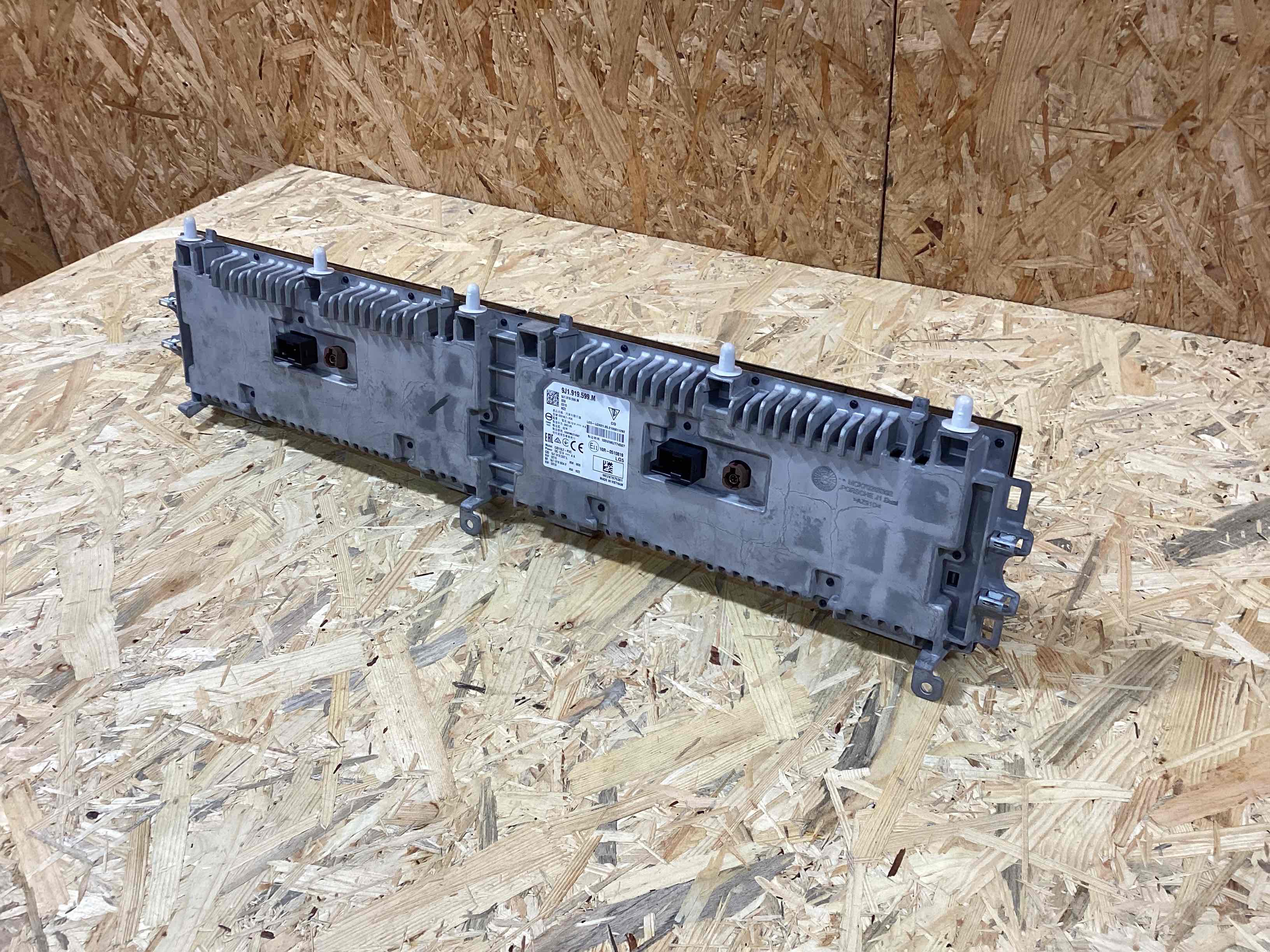 Дисплей информационный, монитор, экран Porsche Taycan 240326-102