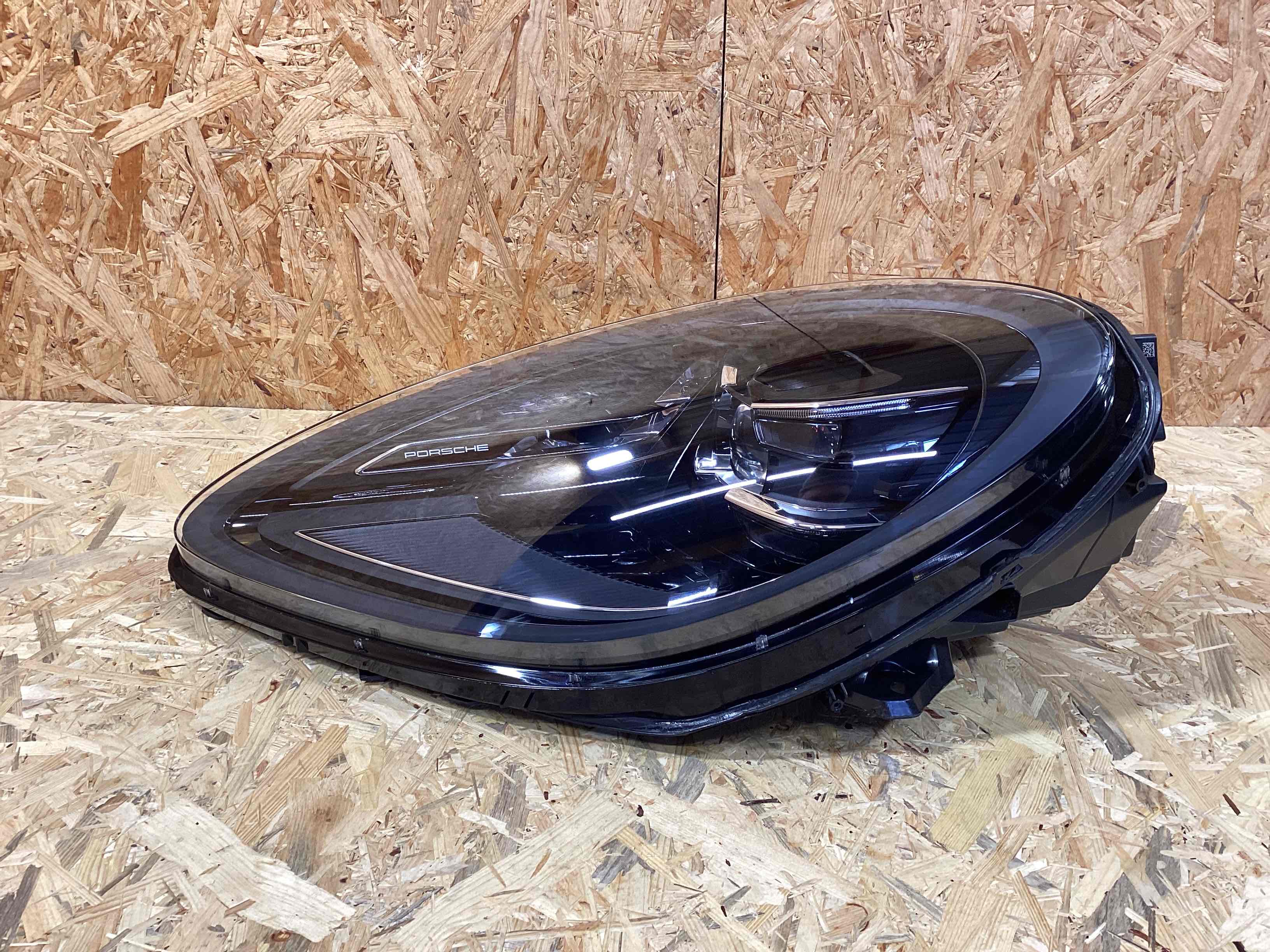 Фара левая Porsche Macan 240326-103