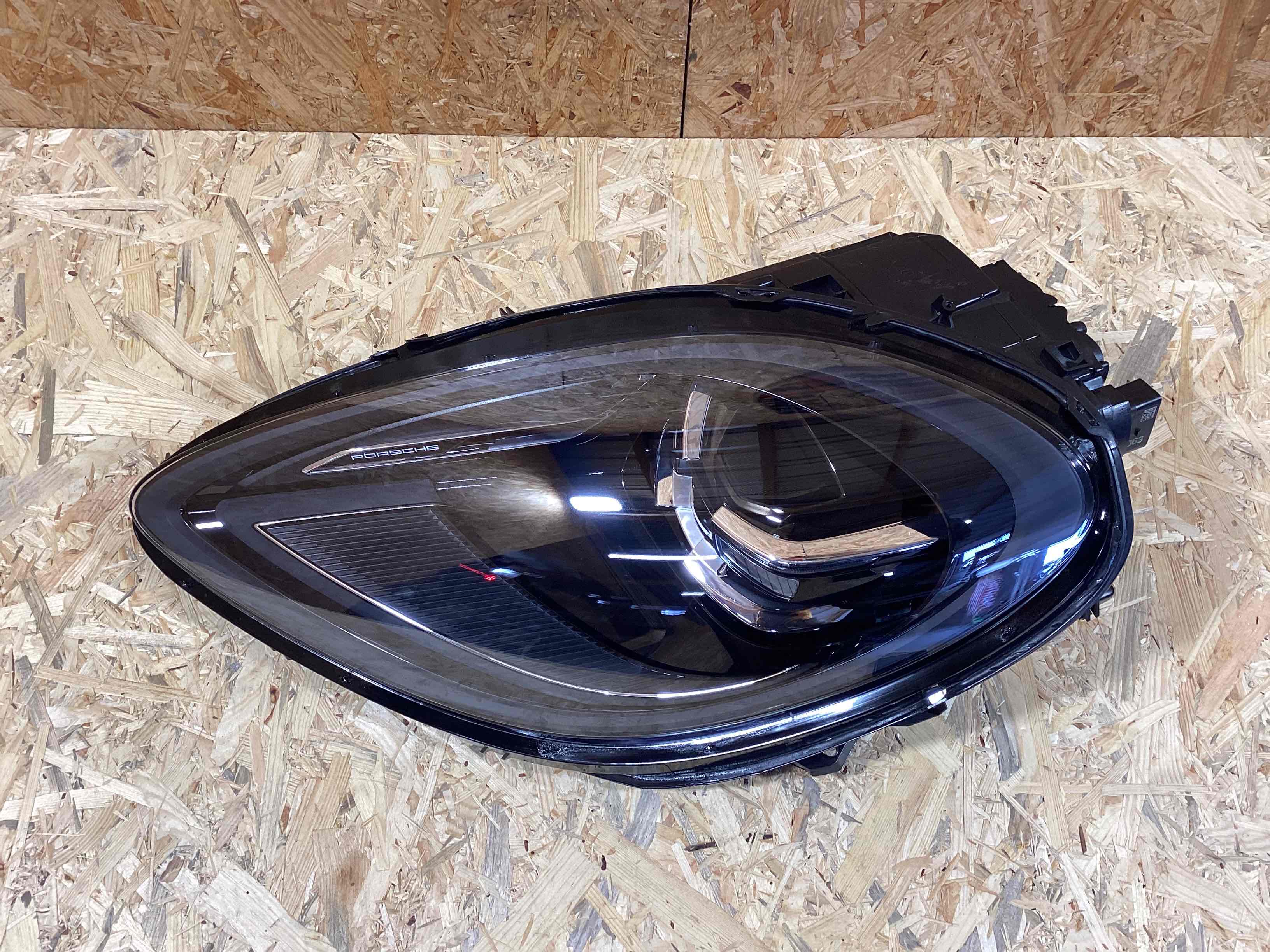 Фара левая Porsche Macan 240326-103