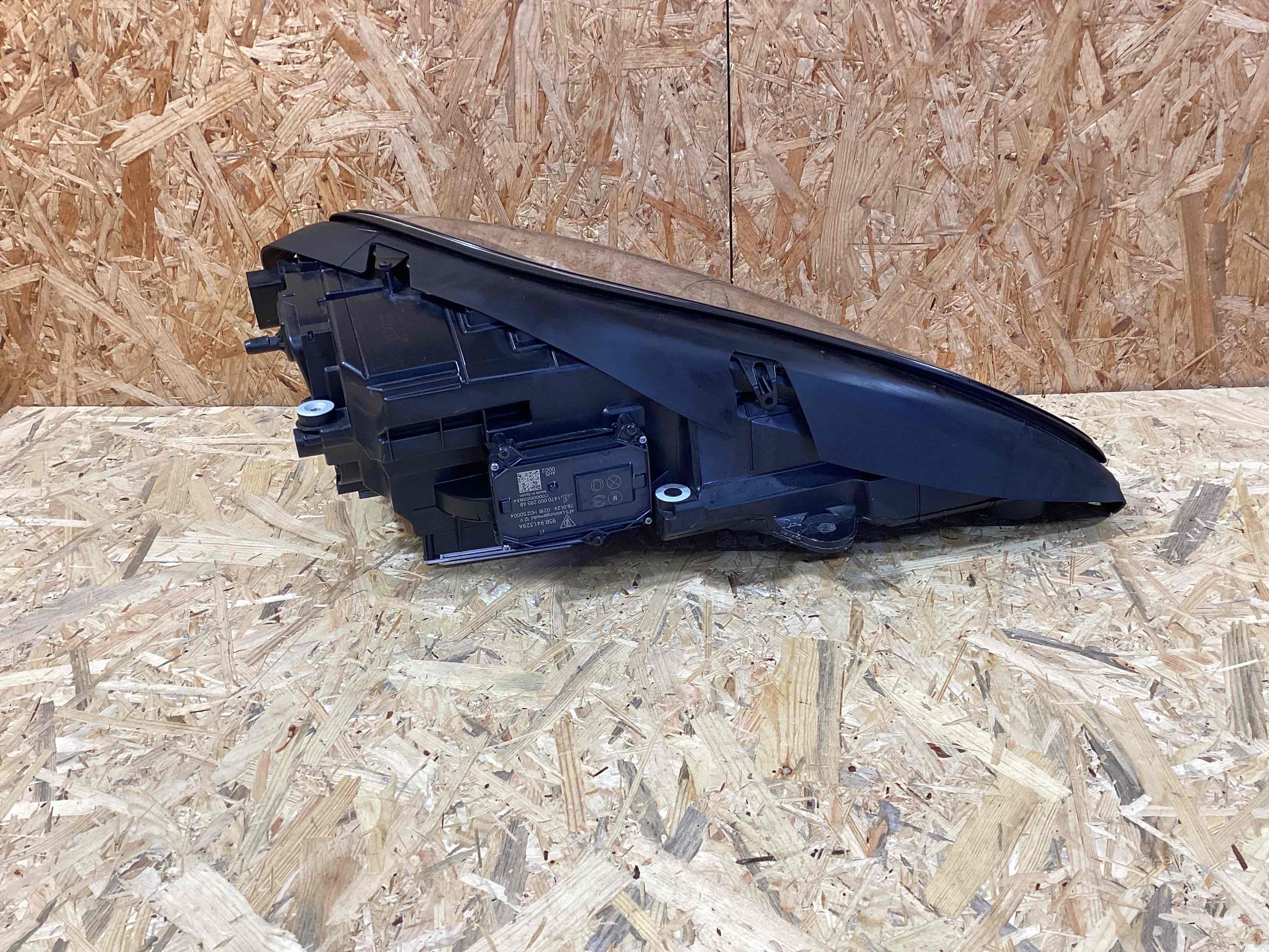 Фара правая Porsche Macan 240326-104