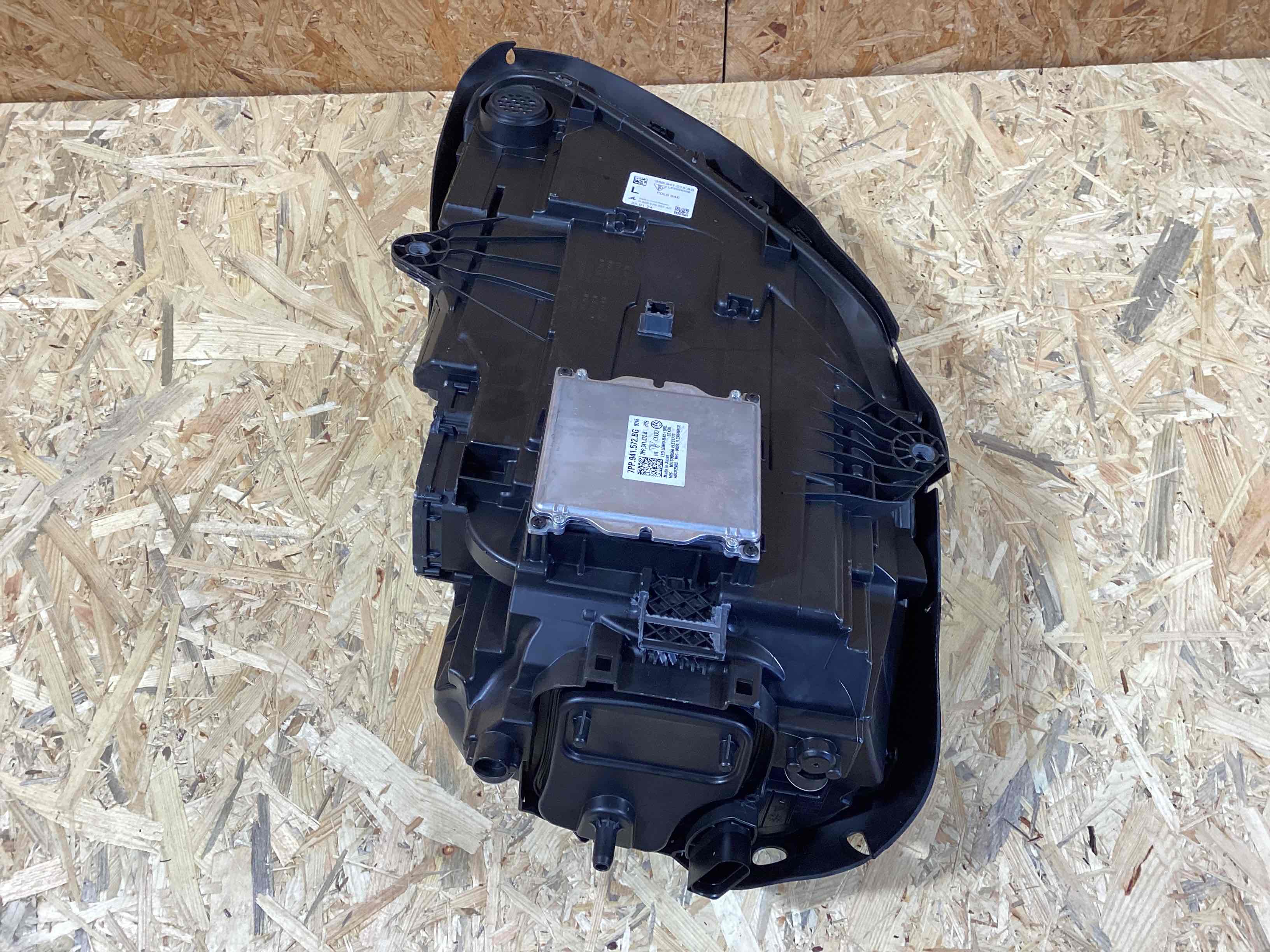 Фара левая Porsche Macan 240326-105