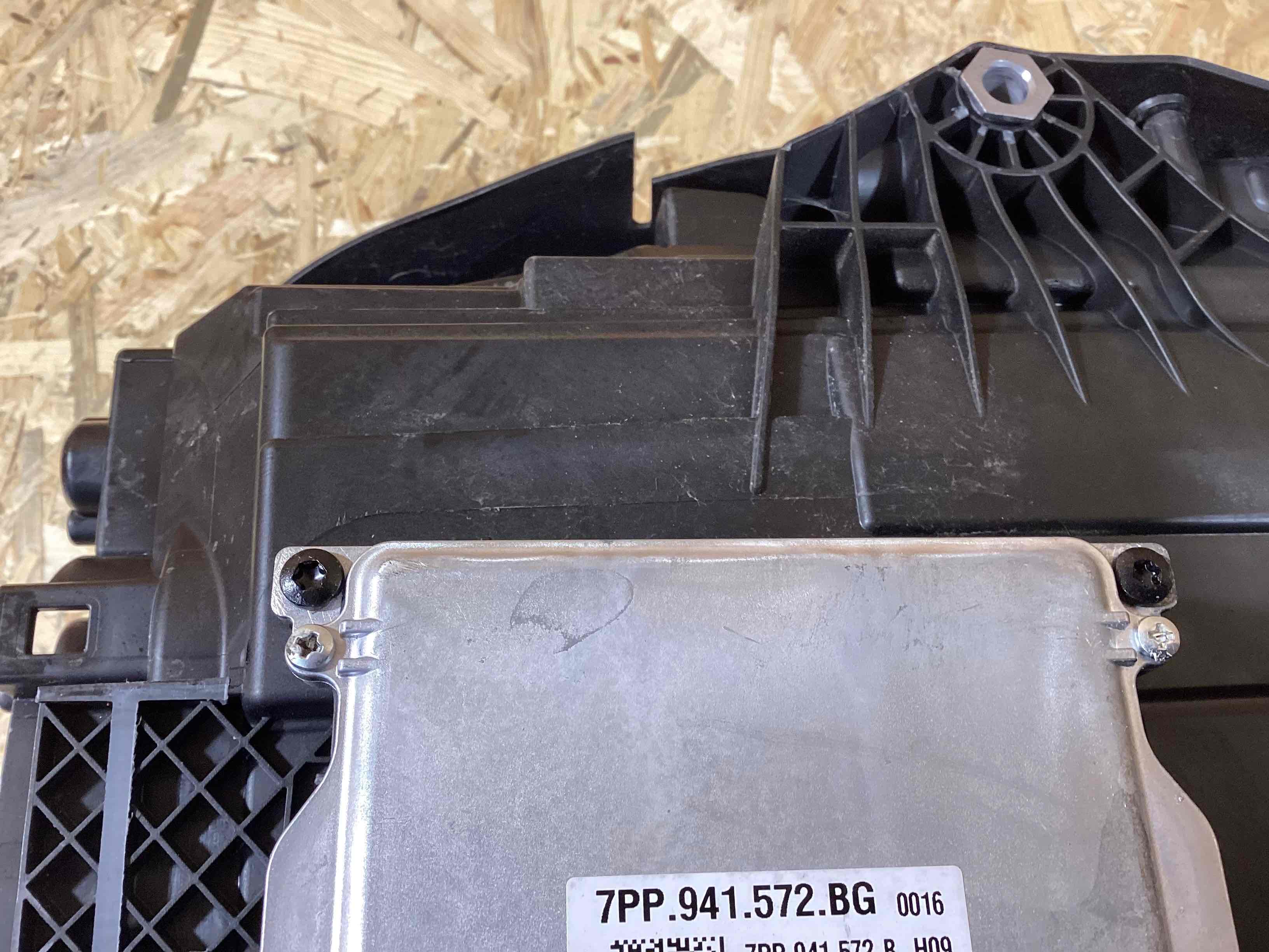 Фара левая Porsche Macan 240326-106