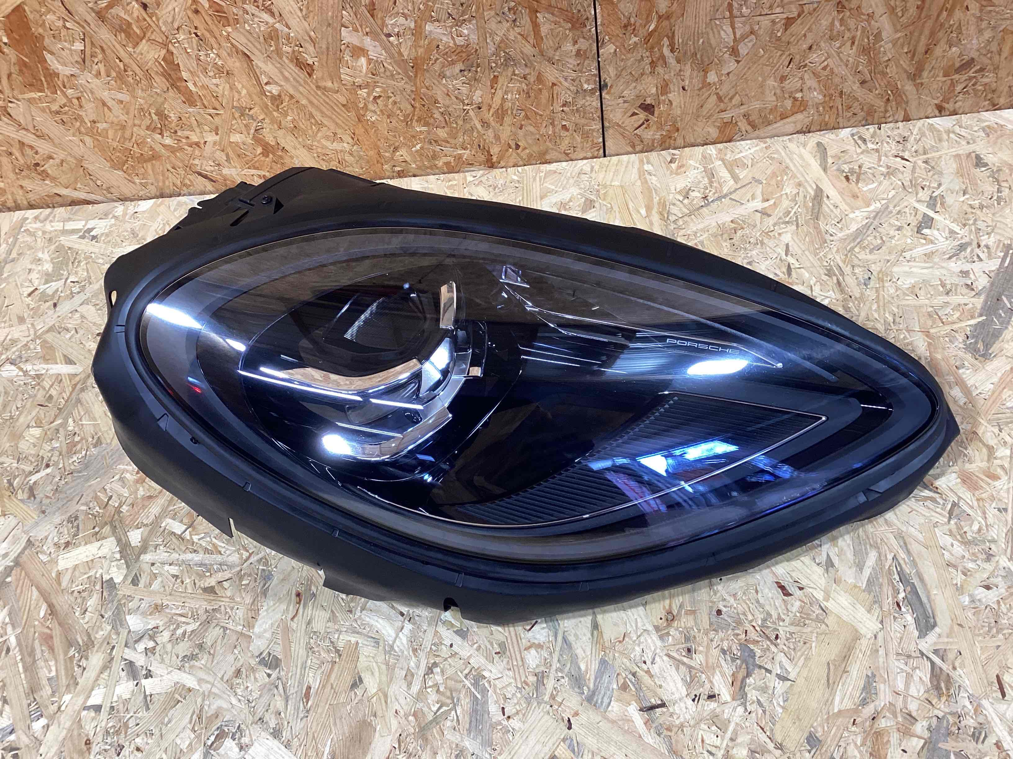 Фара левая Porsche Macan 240326-106