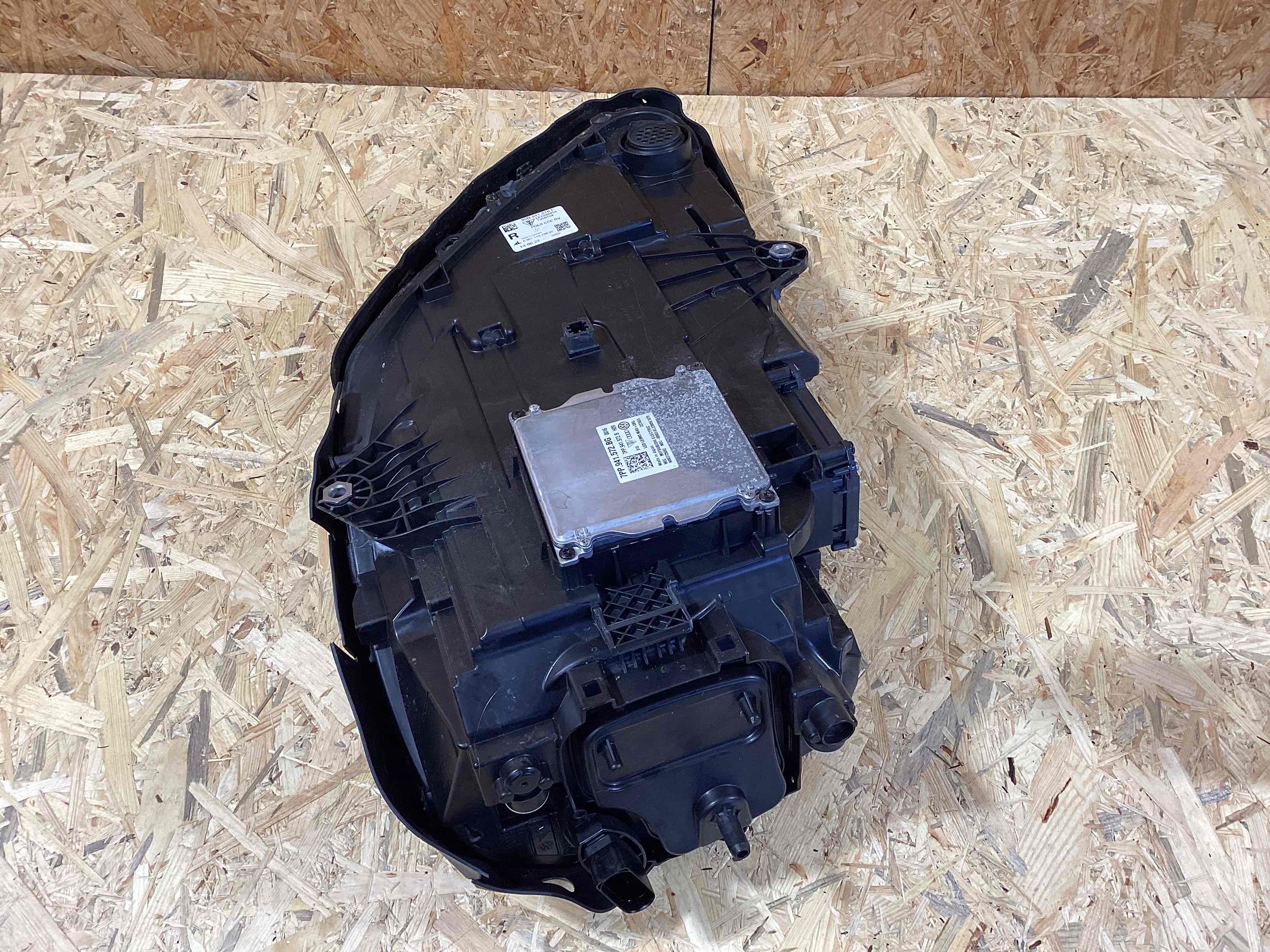 Фара левая Porsche Macan 240326-106