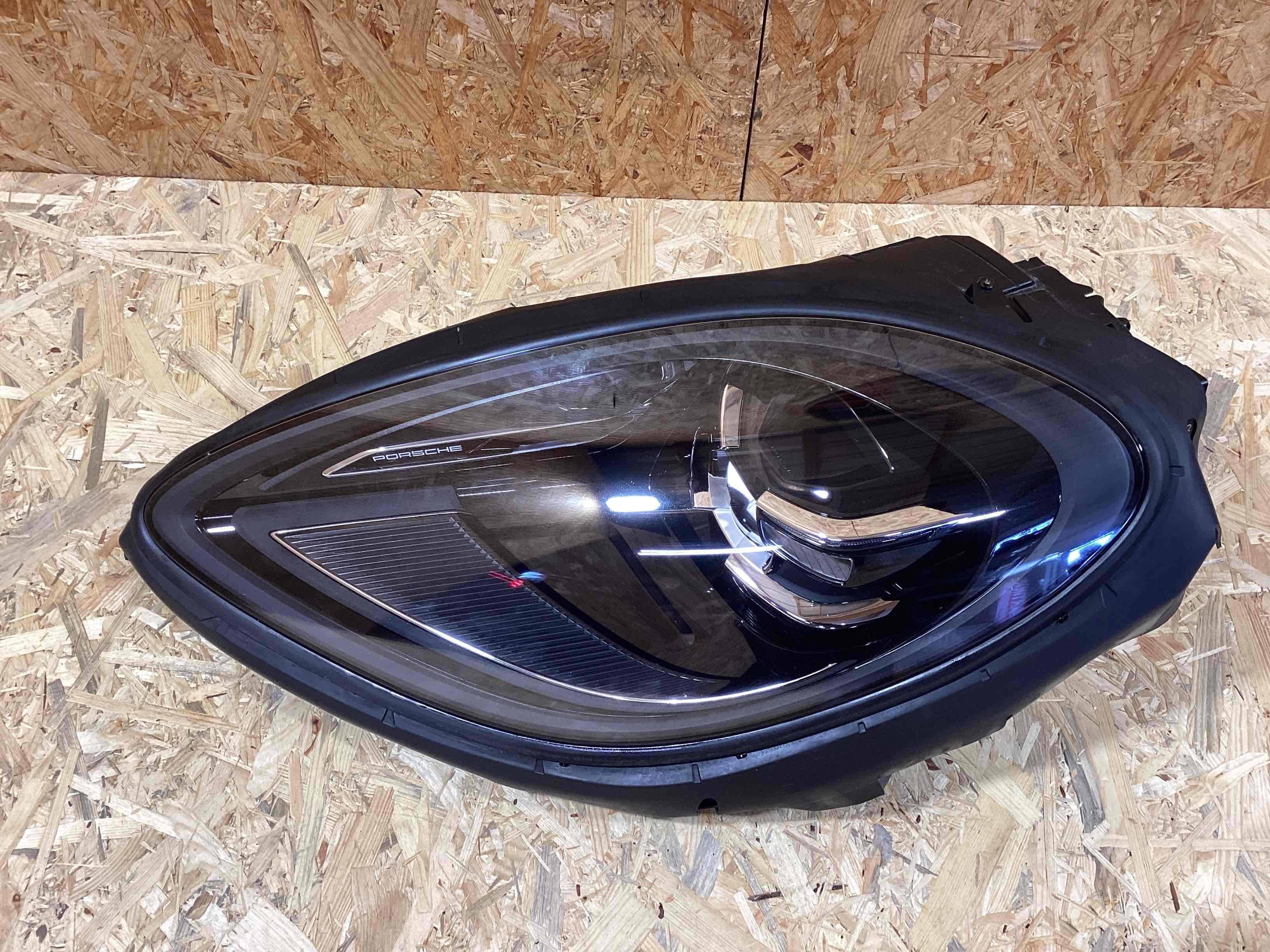 Фара левая Porsche Macan 240326-106