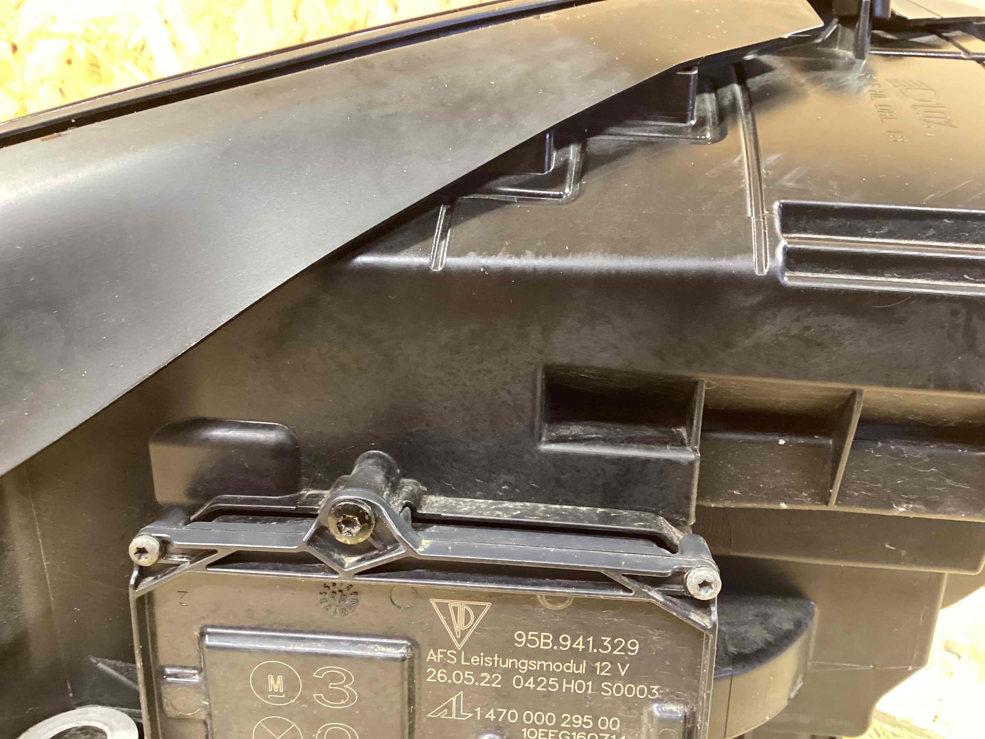 Фара правая Porsche Macan 240326-107