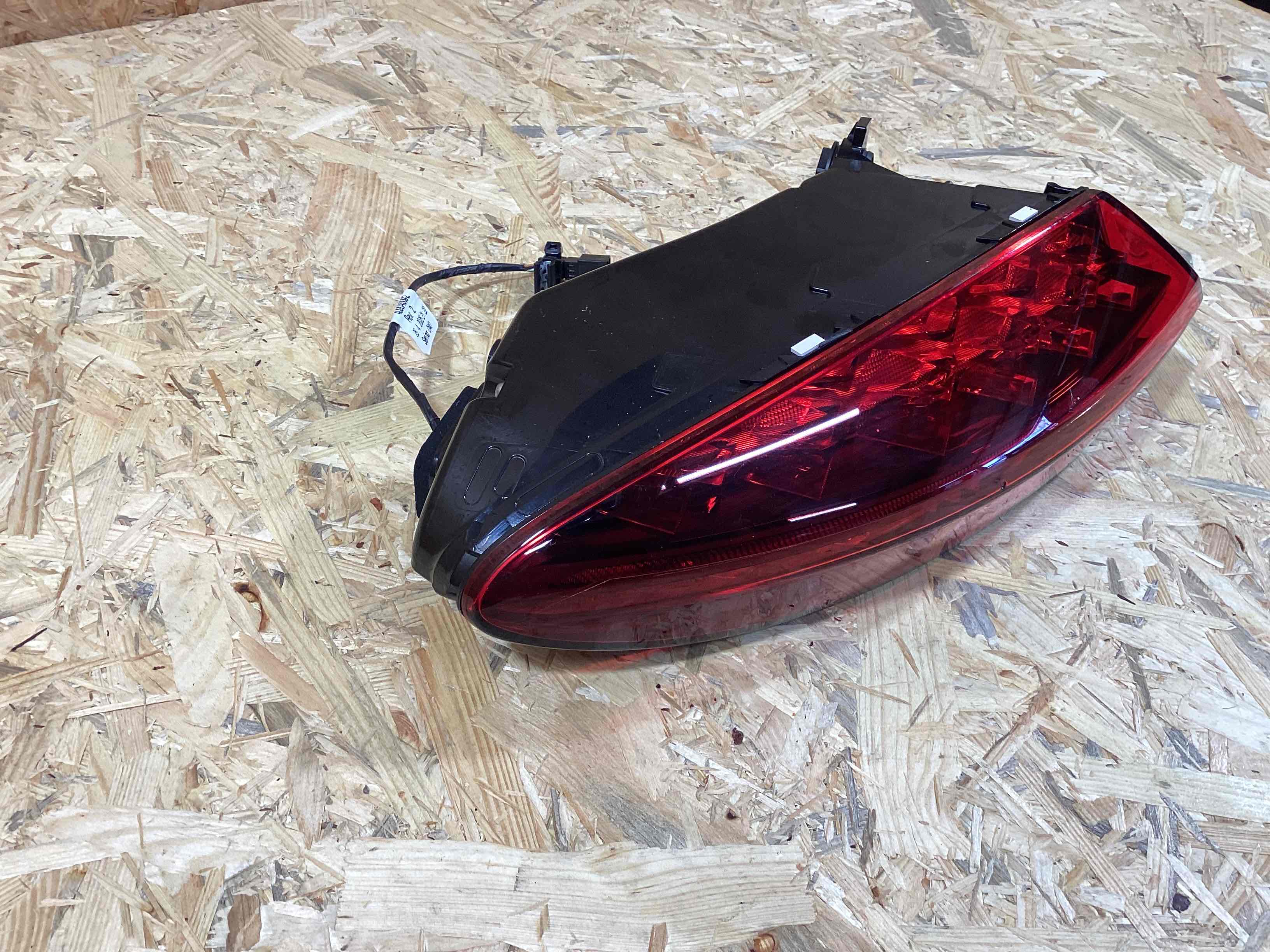 Фонарь задний левый Bentley Continental GT 240326-109