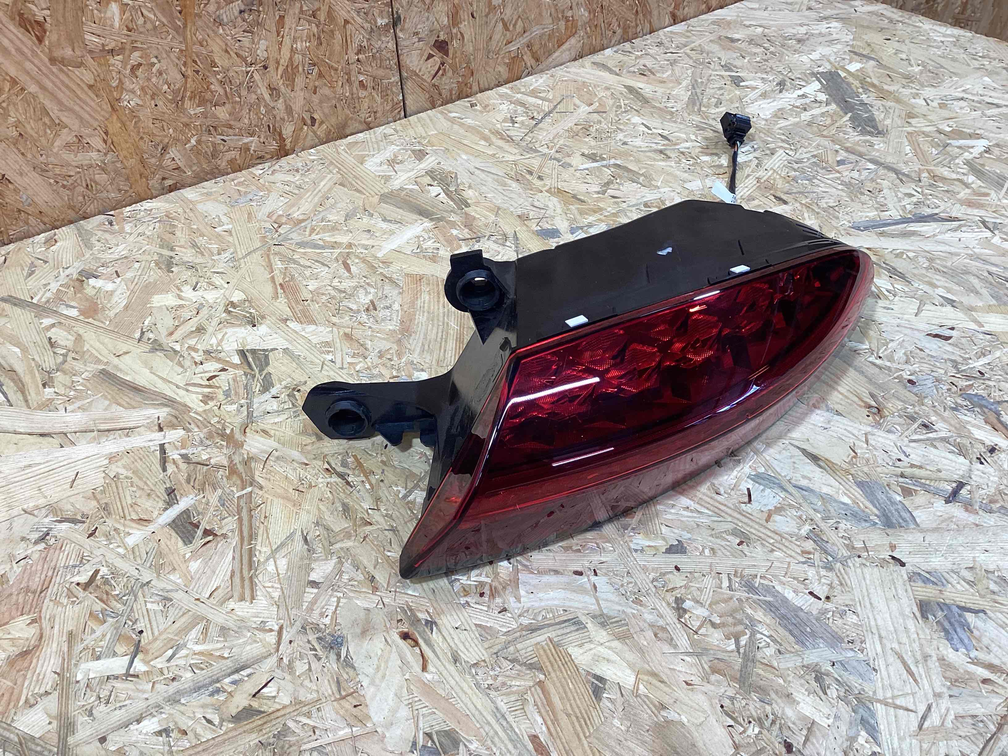 Фонарь задний правый Bentley Continental GT 240326-110