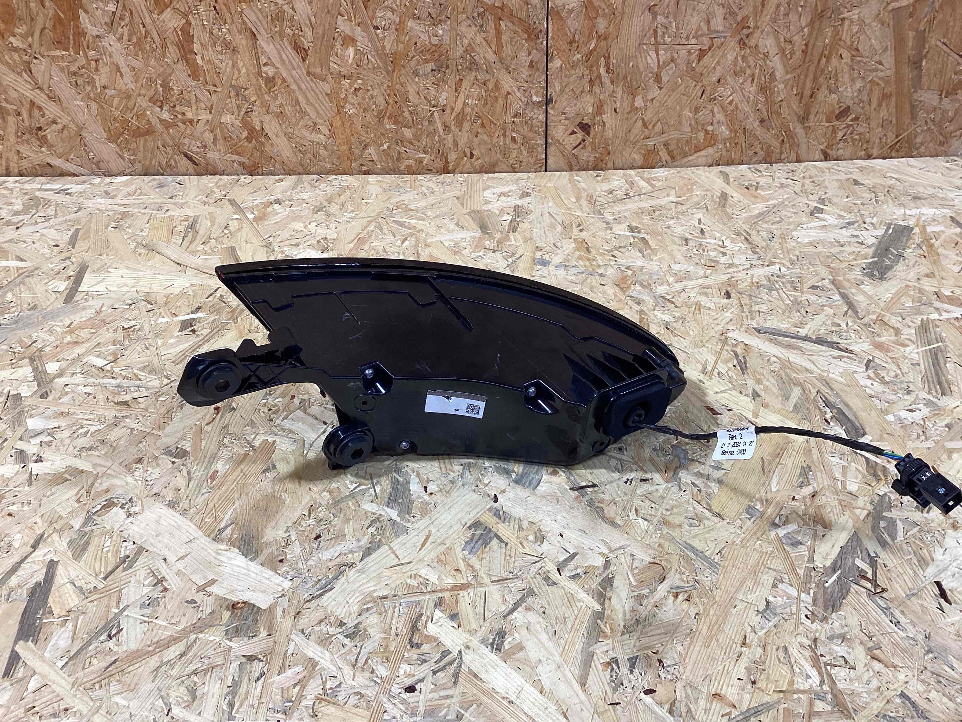 Фонарь задний правый Bentley Continental GT 240326-110