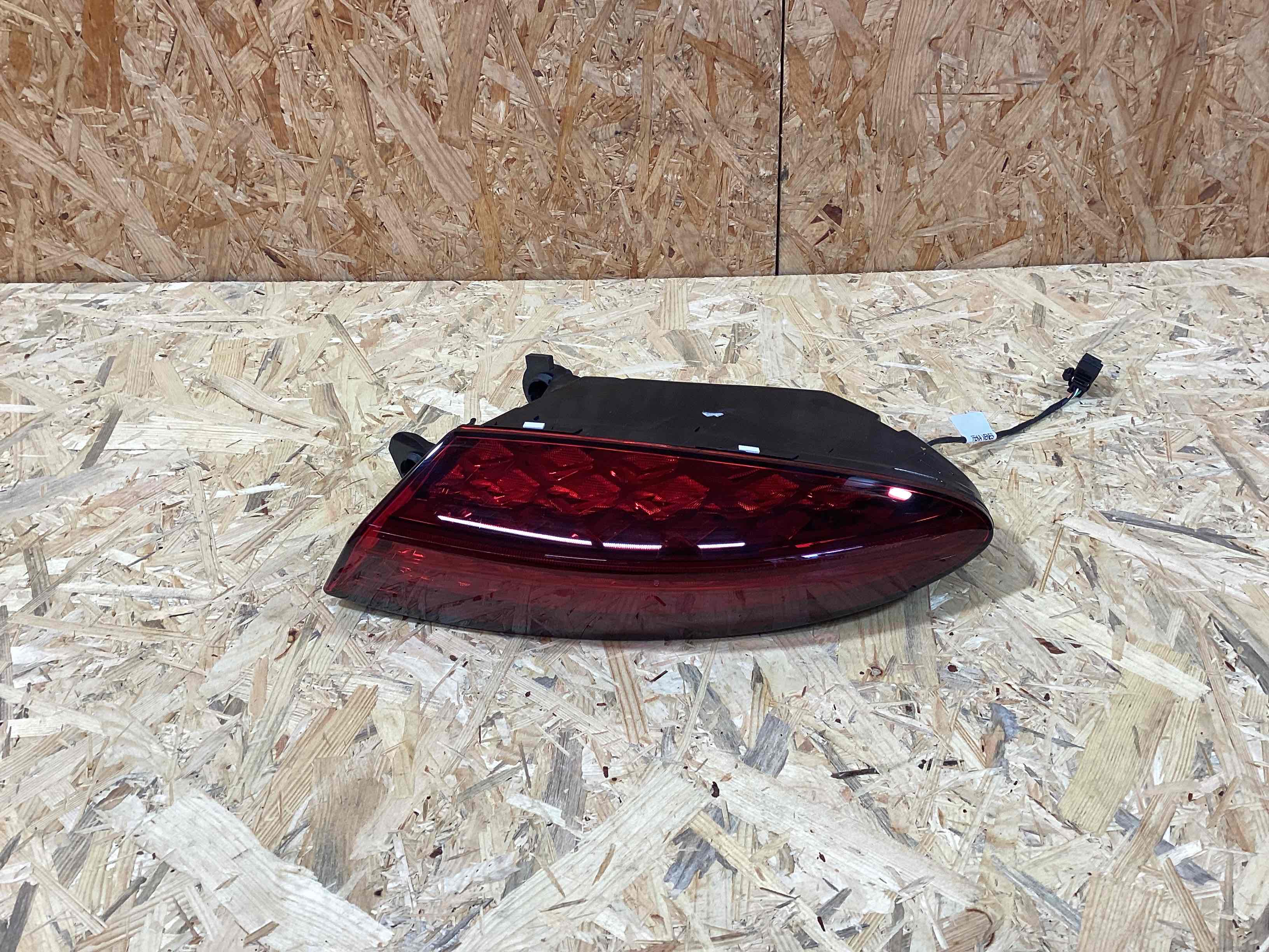 Фонарь задний правый Bentley Continental GT 240326-110