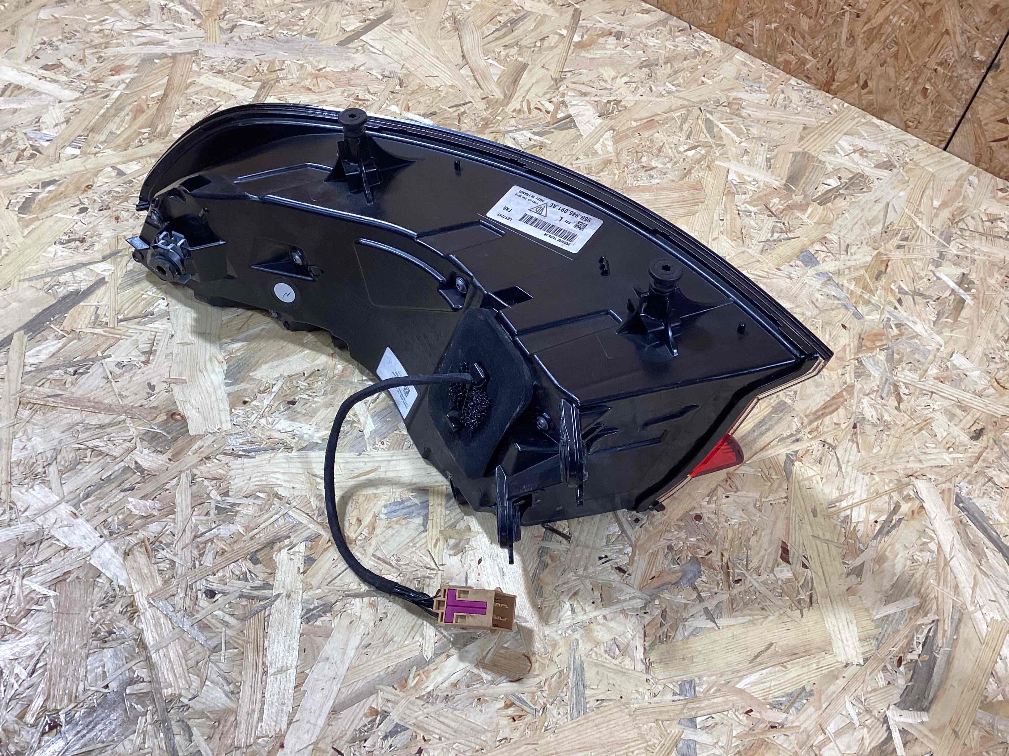 Фонарь задний левый Porsche Macan 240326-111