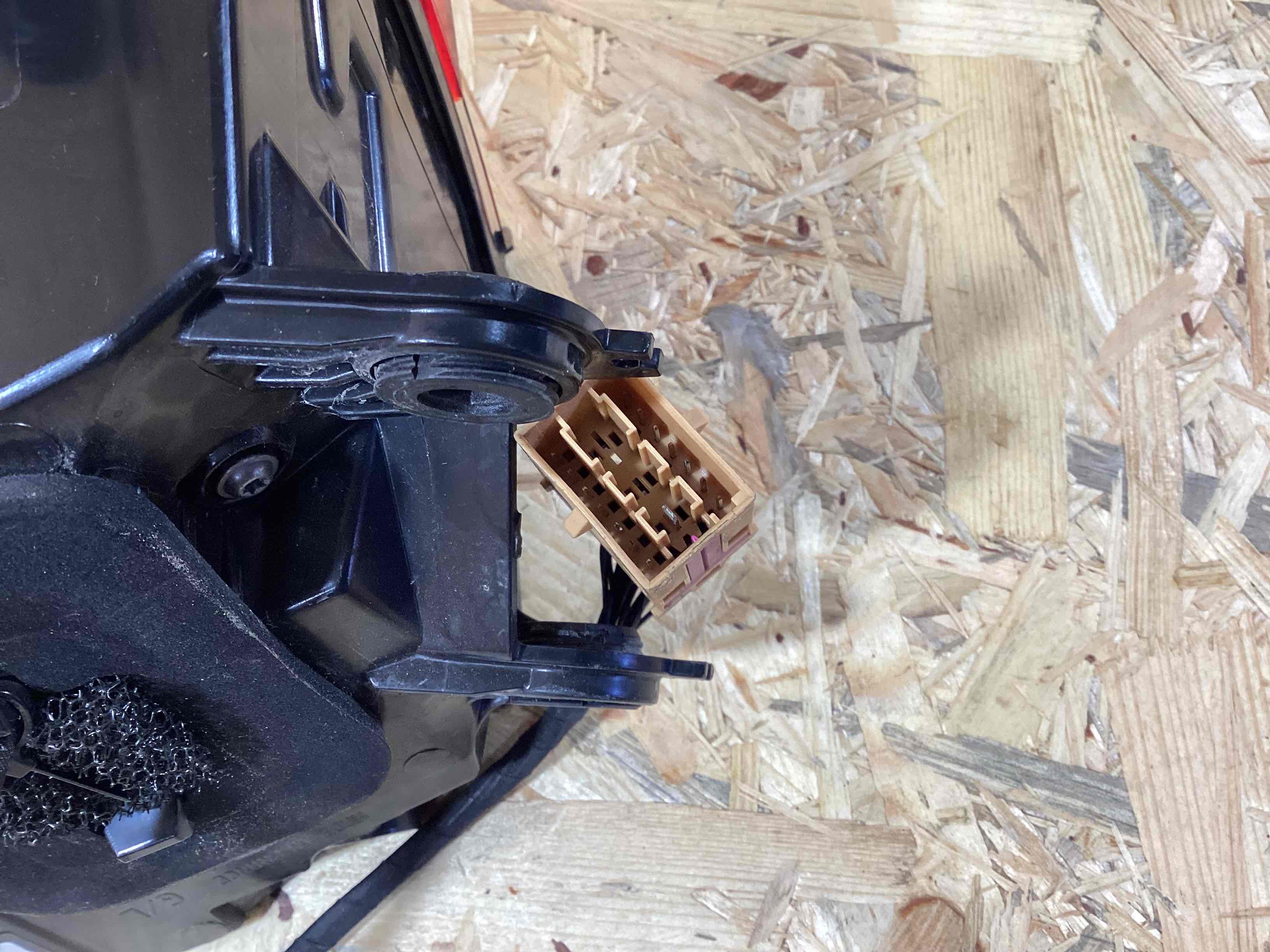 Фонарь задний левый Porsche Macan 240326-111