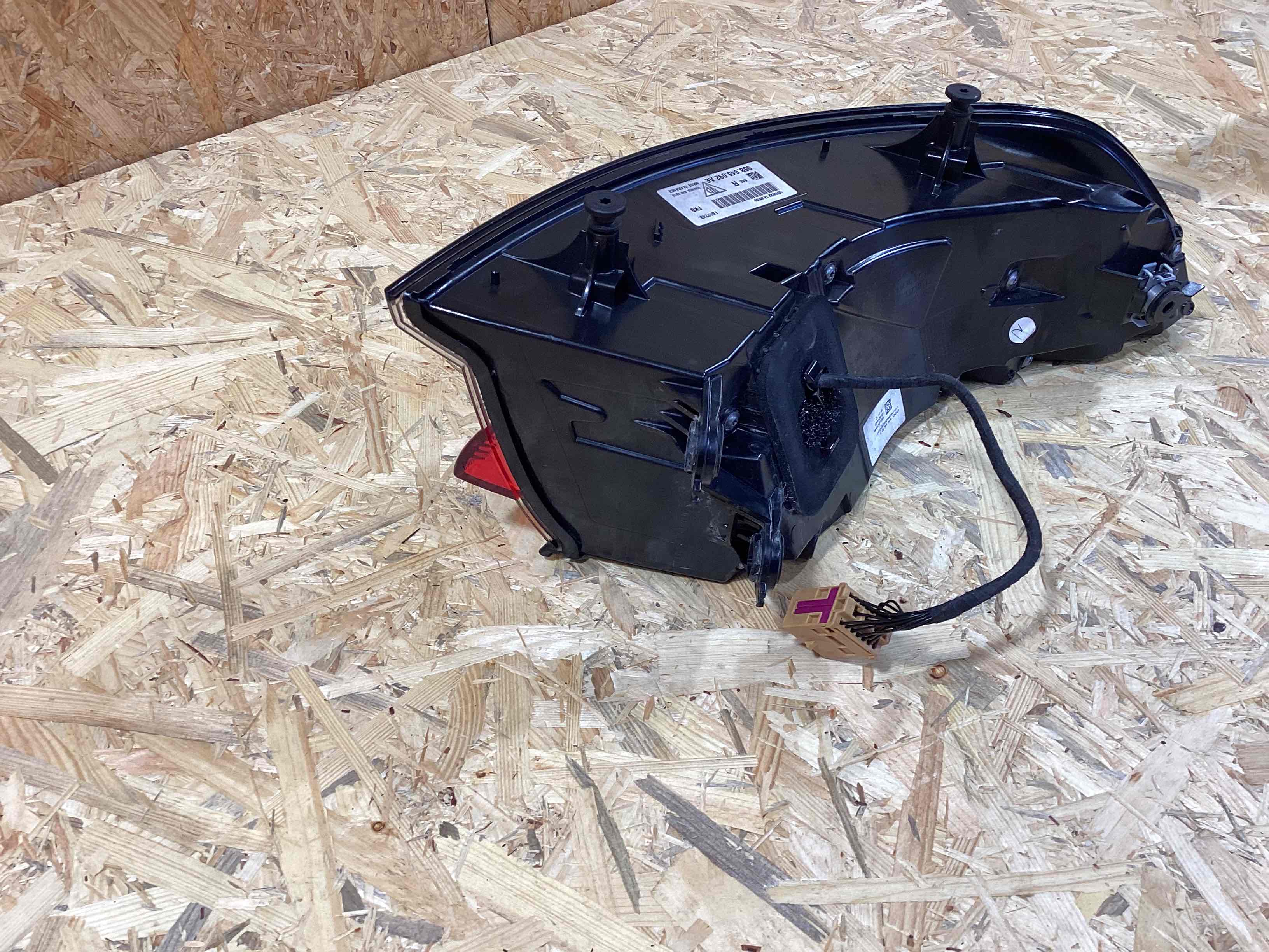 Фонарь задний правый Porsche Macan 240326-112