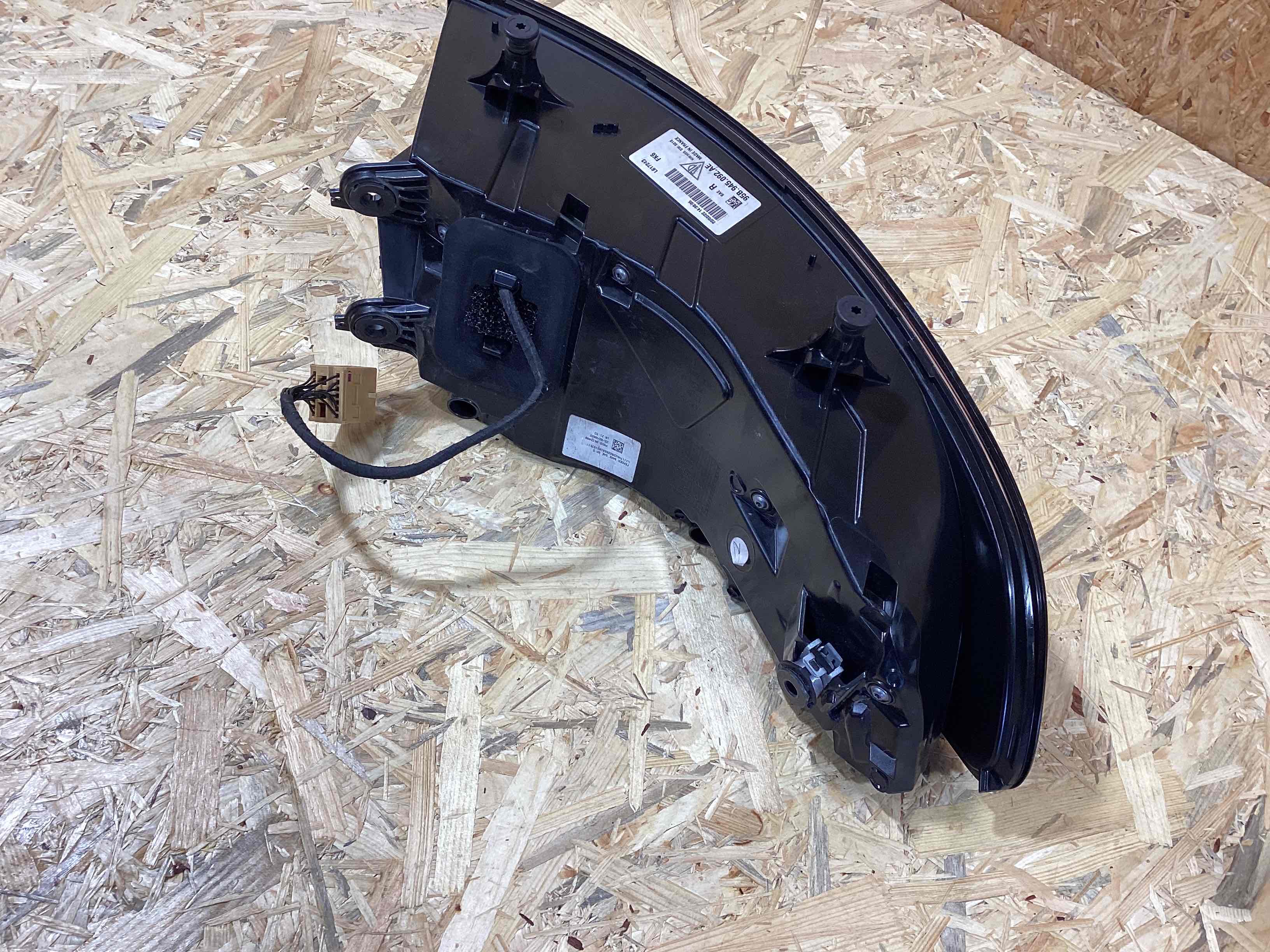 Фонарь задний правый Porsche Macan 240326-112