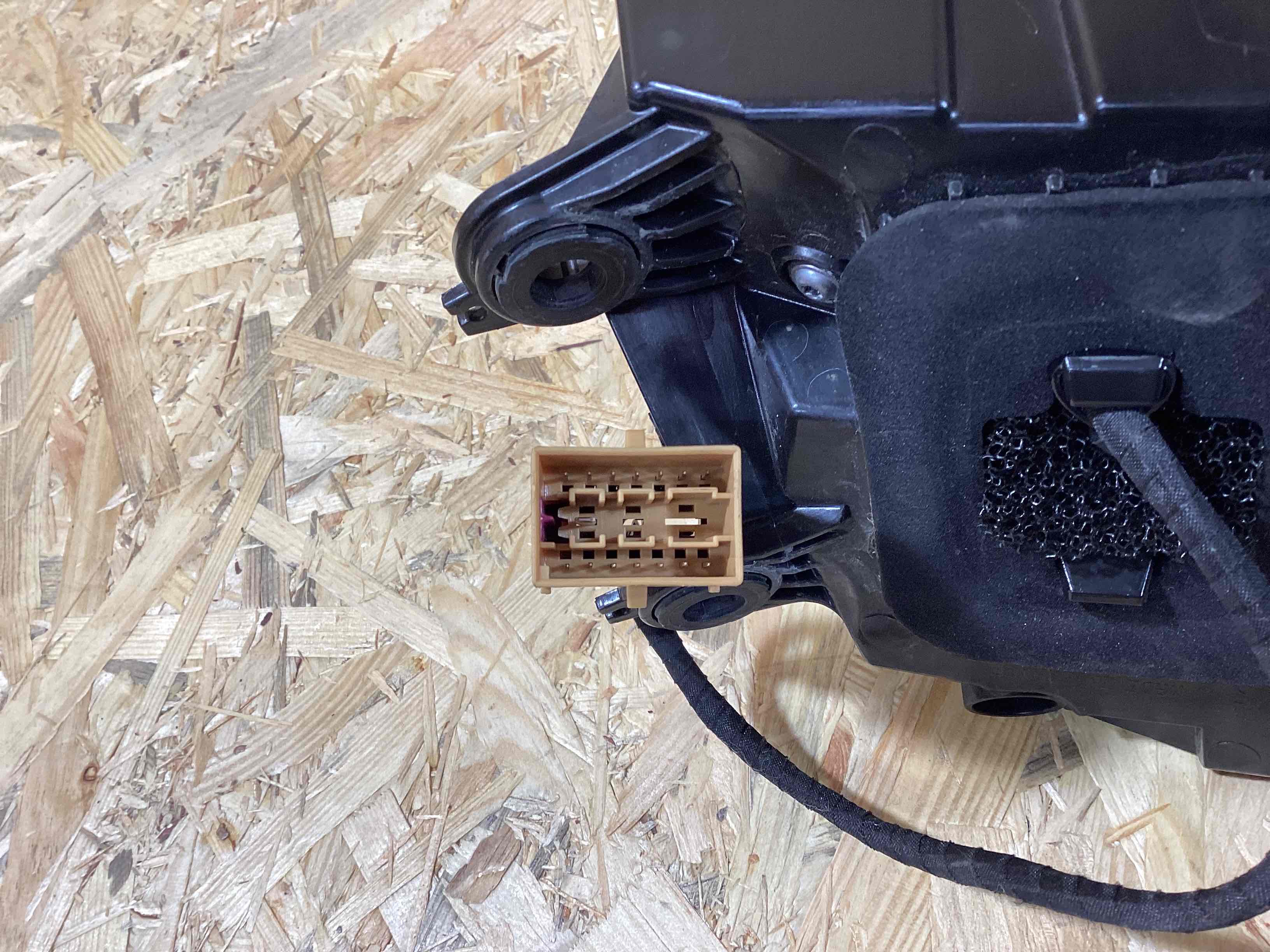 Фонарь задний правый Porsche Macan 240326-112