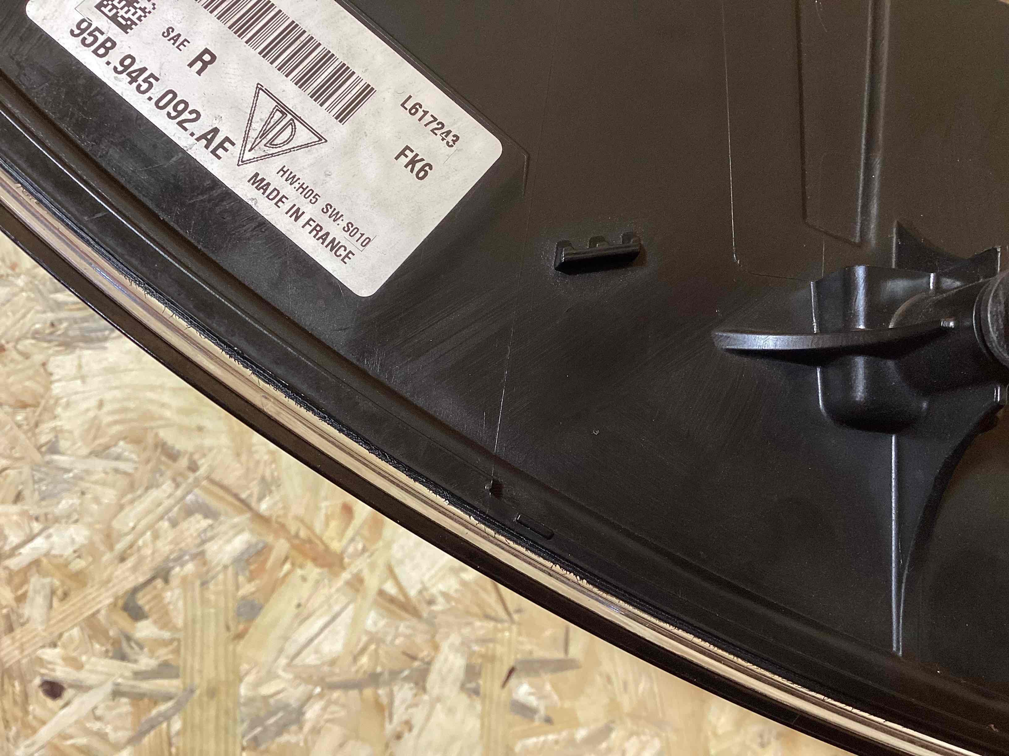 Фонарь задний правый Porsche Macan 240326-112