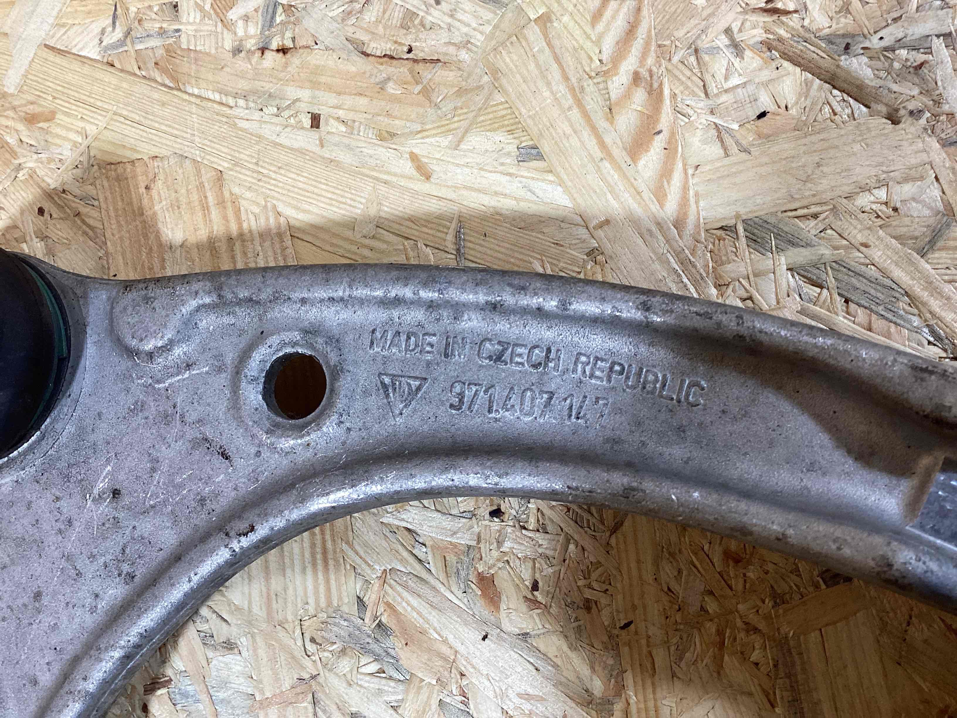 Рычаг передний Porsche Taycan 240326-122