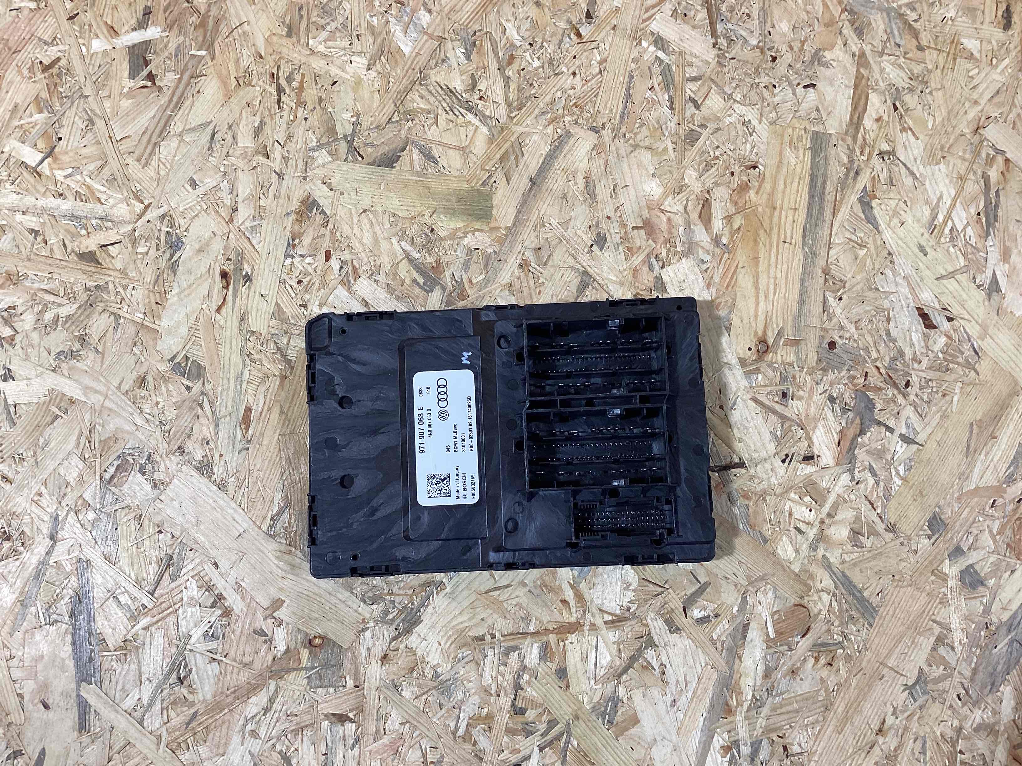 Блок управления (другие) Porsche Panamera 240326-125