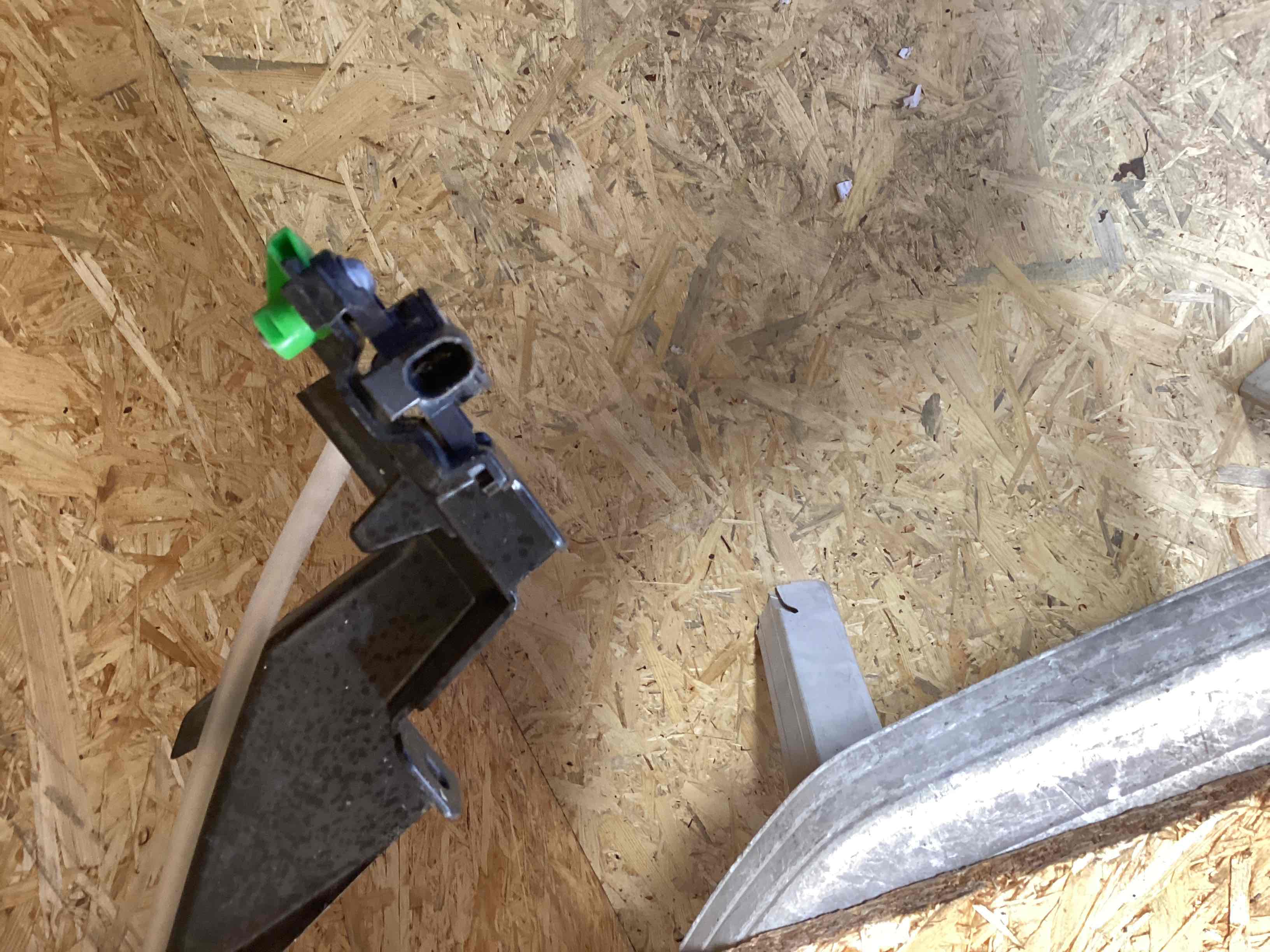 Абсорбер бампера Land Rover Discovery Sport L550 240925-107