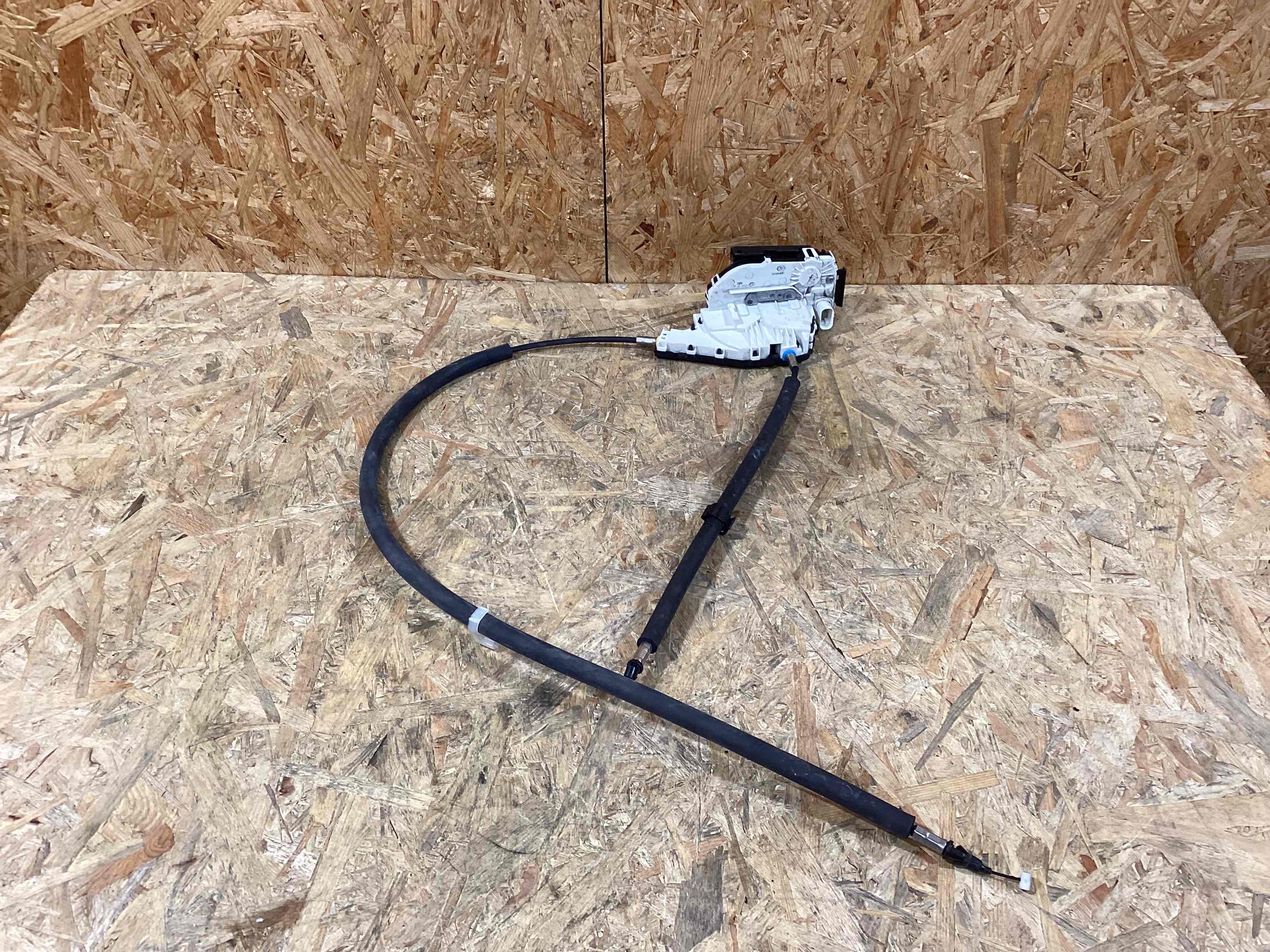 Замок дверей передніх правих Maserati Levante 240926-109