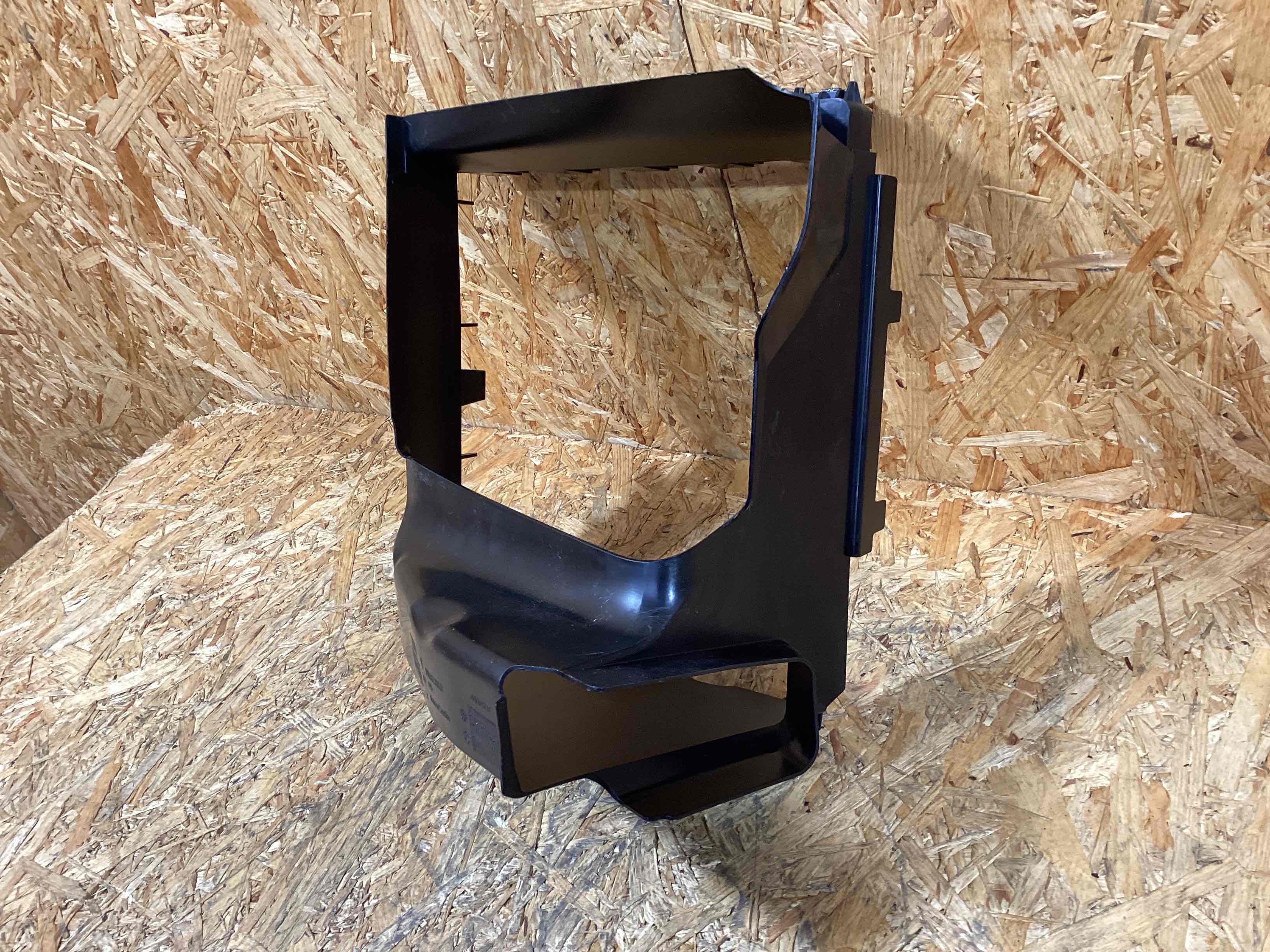 Воздуховод Porsche Cayenne 241025-113