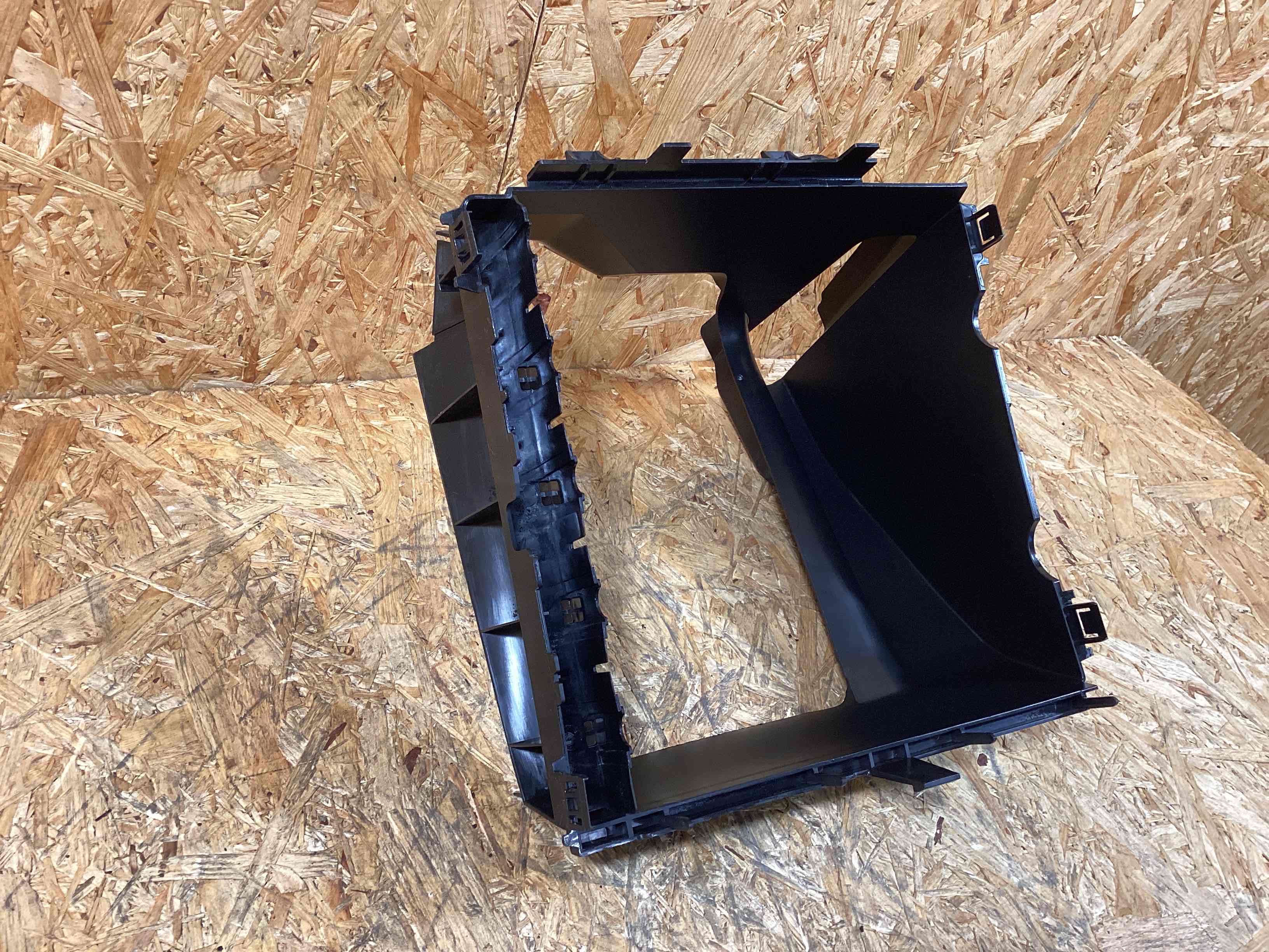 Воздуховод Porsche Cayenne 241025-132