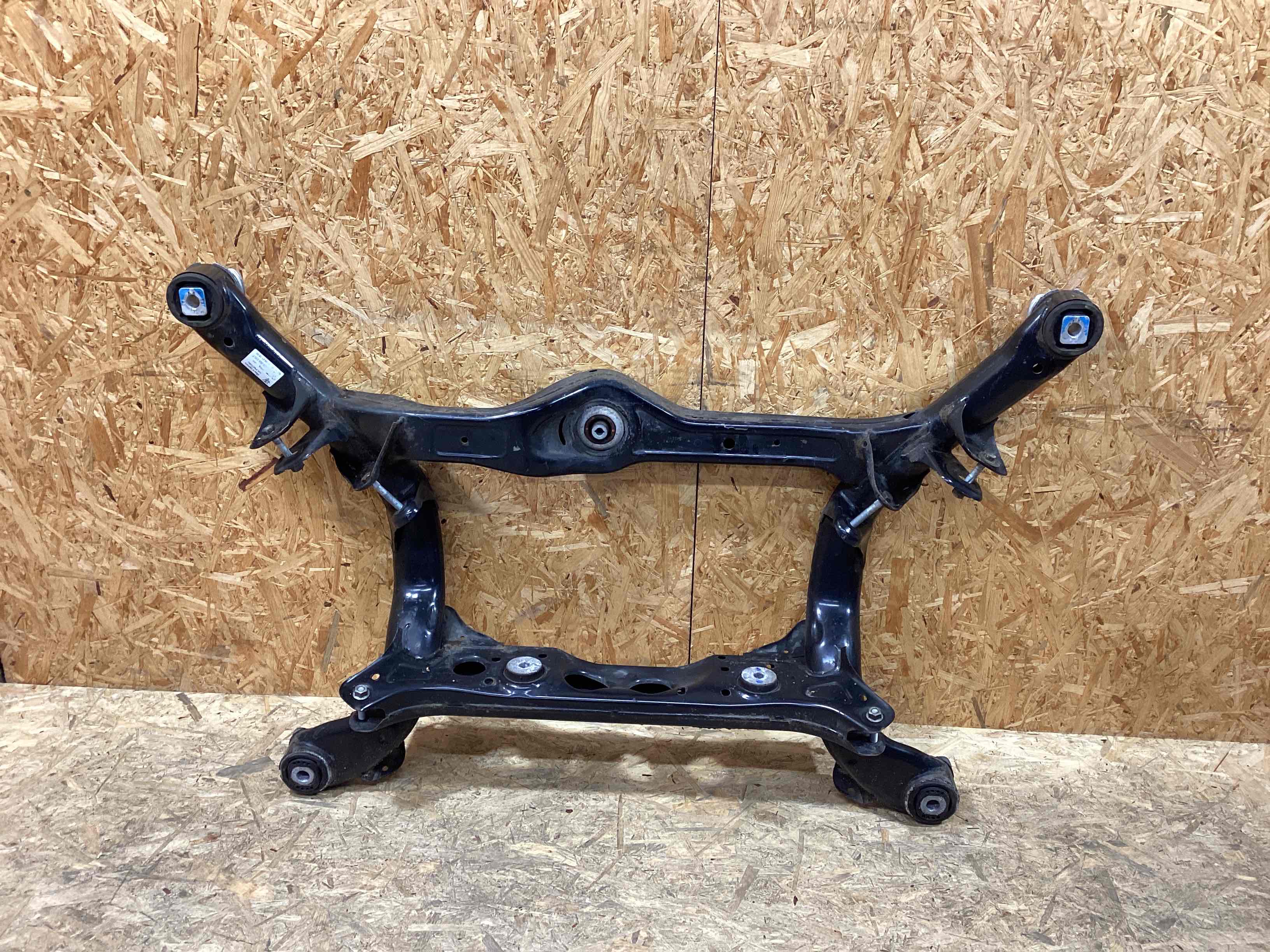 Балка подвески задняя Porsche Macan 241125-101