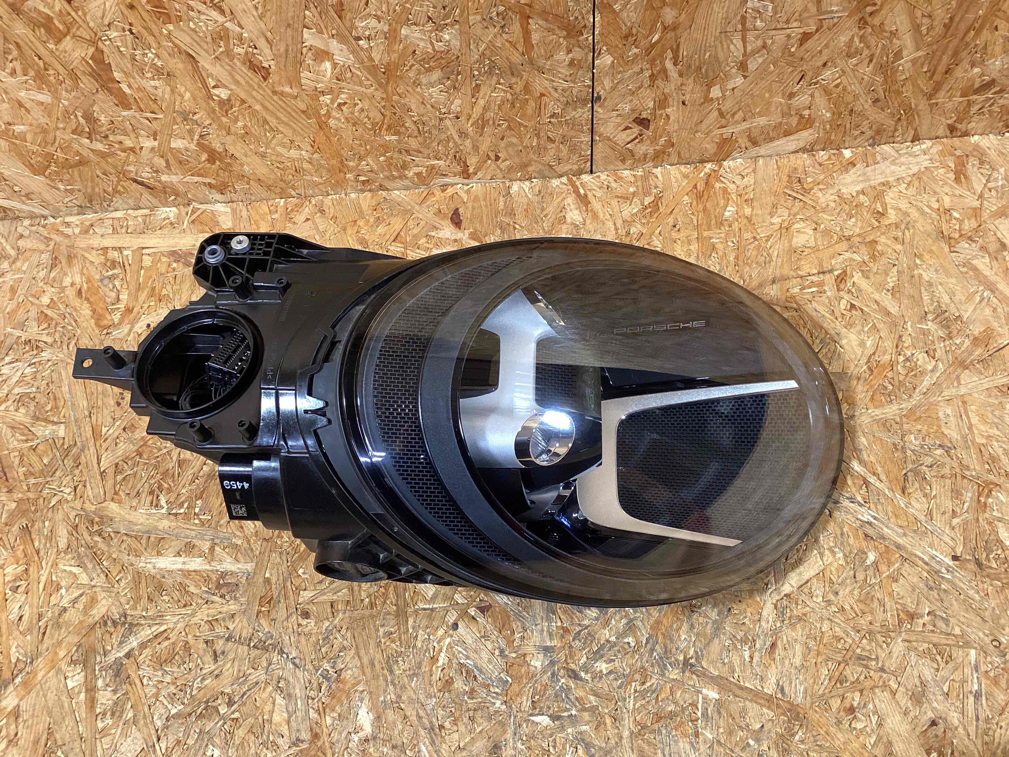 Фара правая Porsche 911 241125-102