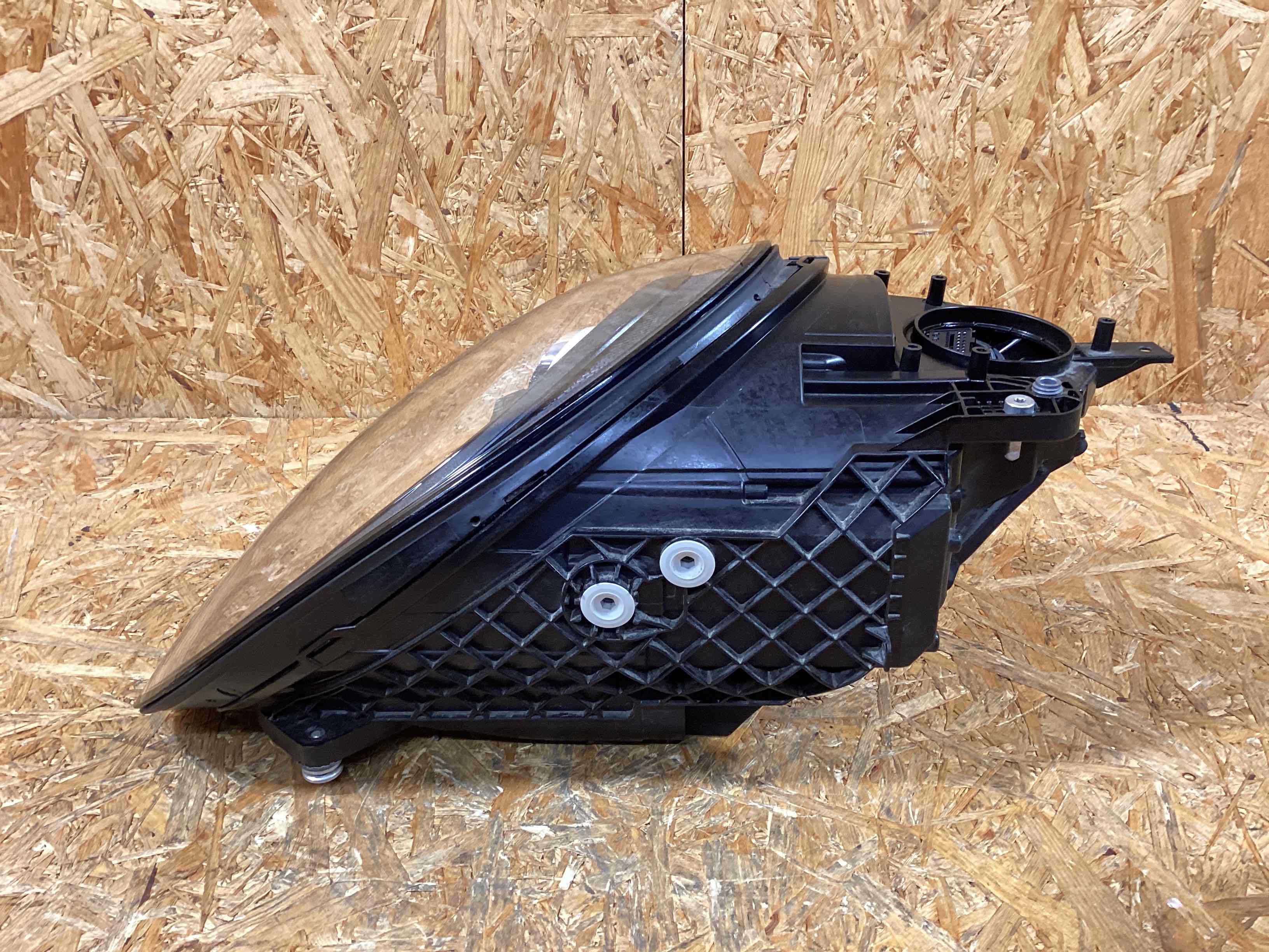 Фара правая Porsche 911 241125-102